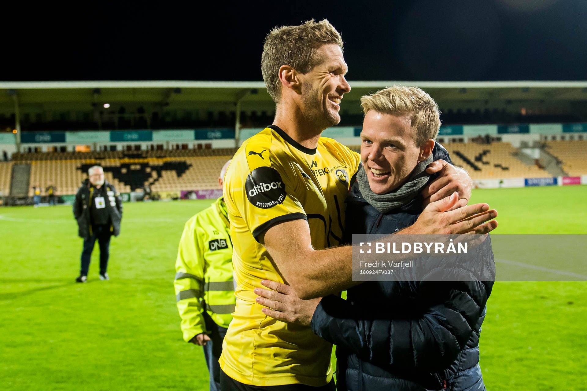Frode Kippe and Erling Knudtzon of Lillestrøm celebrate