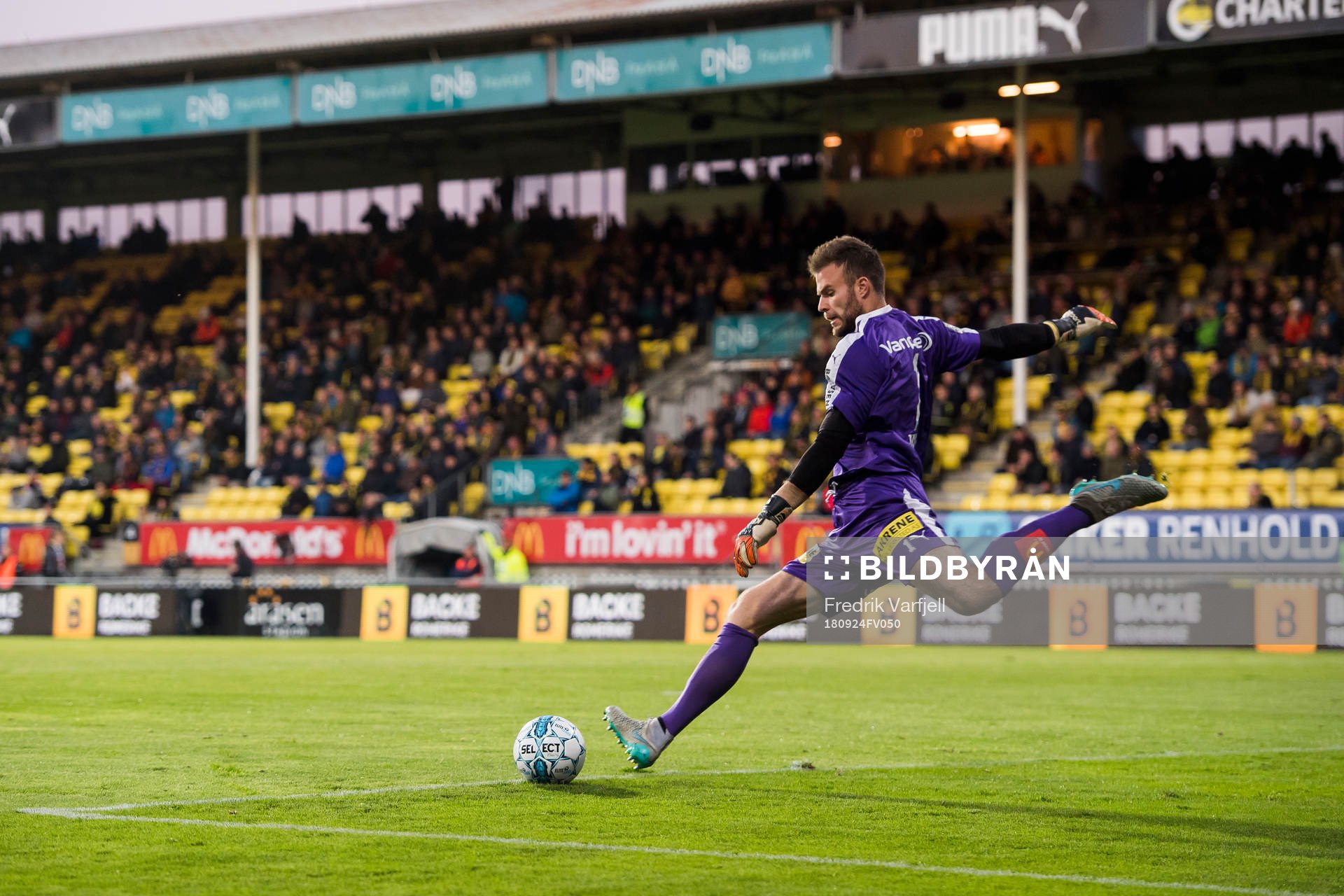 Goalkeeper Marko Maric of Lillestrøm