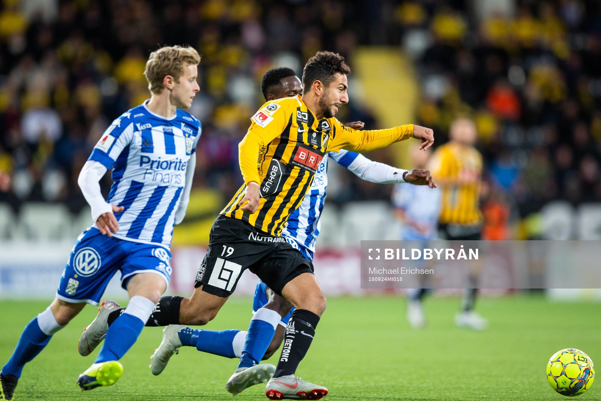 Häckens Daleho Irandust driver förbi IFK Göteborgs