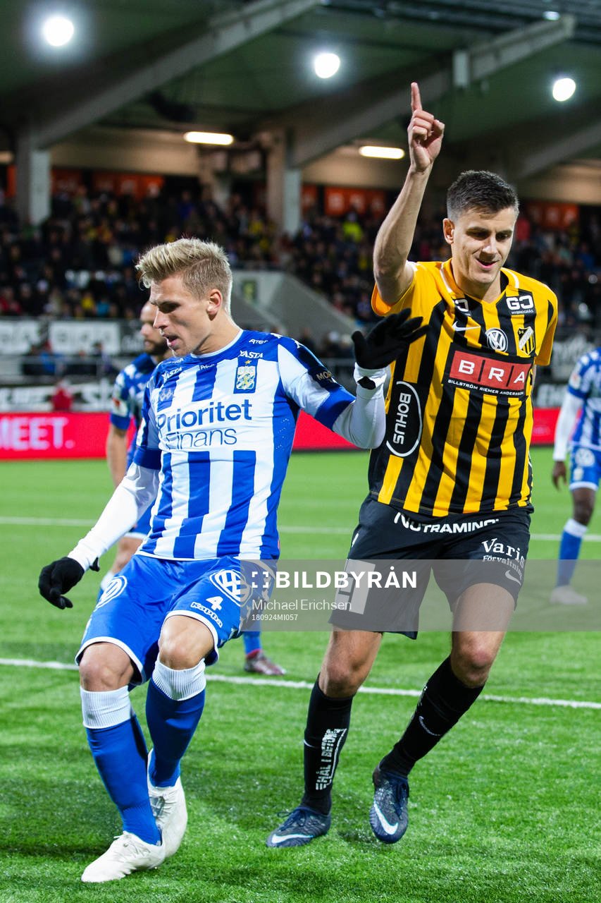 IFK Göteborgs Carl Starfelt deppar medan Häckens