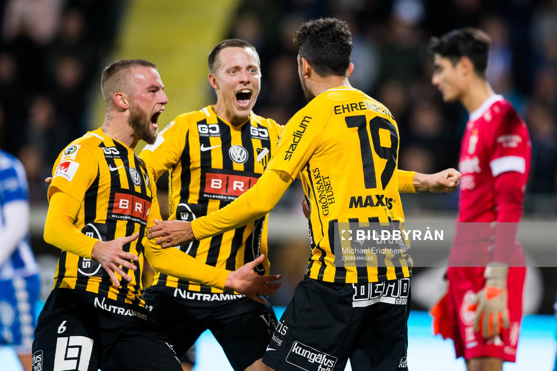 Häckens Daleho Irandust jublar ihop med Alexander