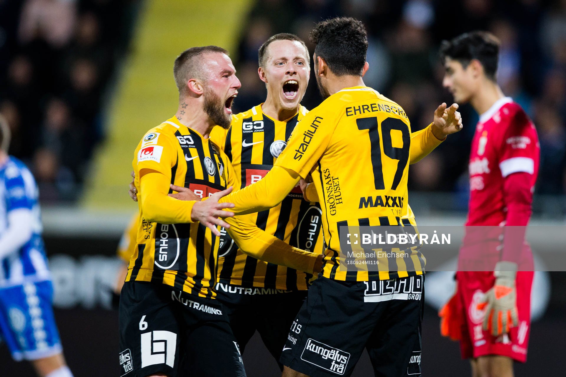 Häckens Daleho Irandust jublar ihop med Alexander