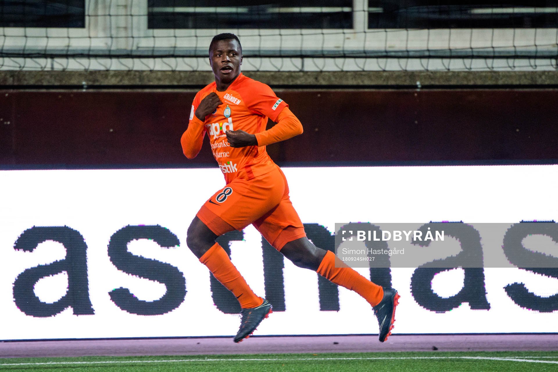 AFC Eskilstunas Ousmane Camara jublar