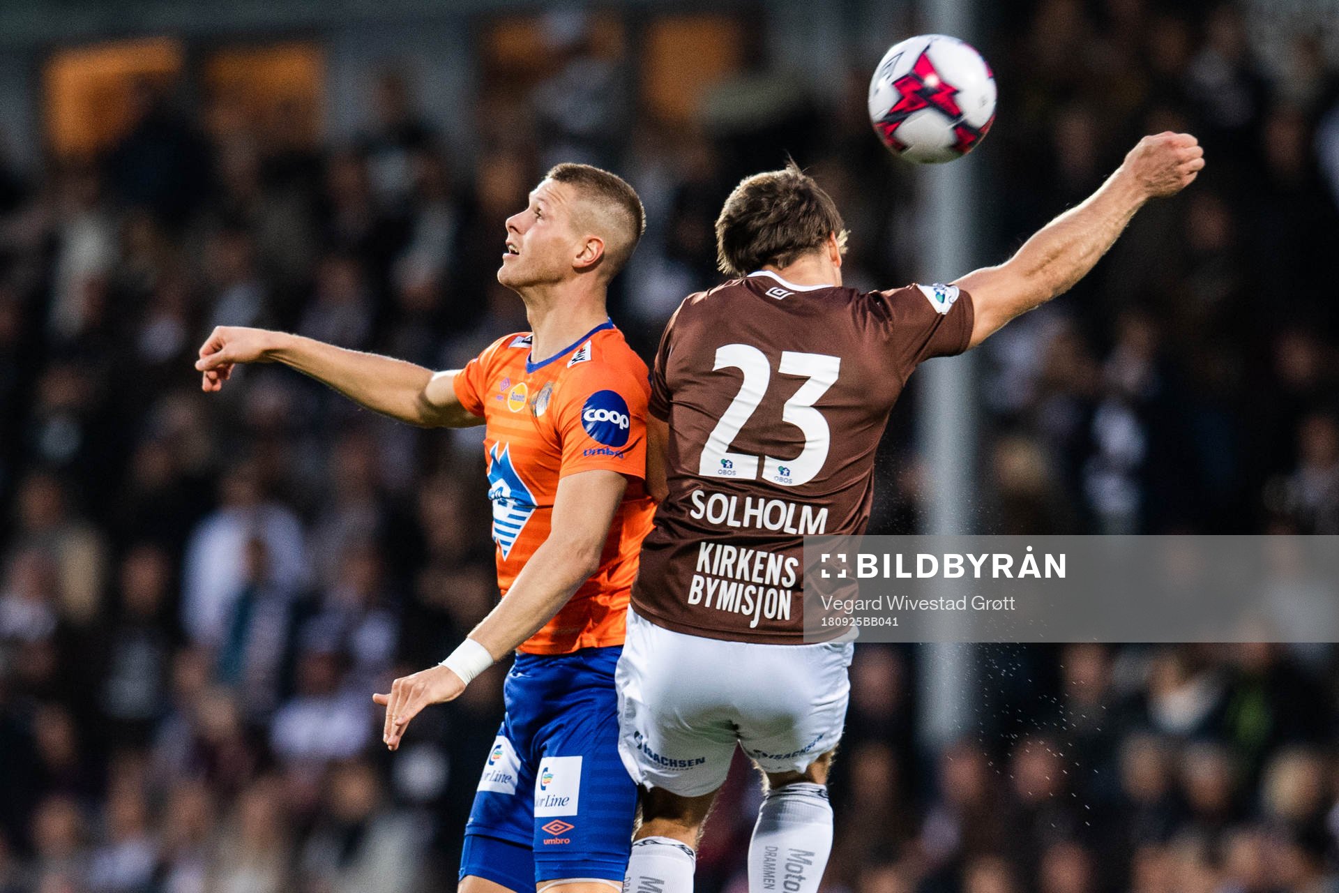 Hólmbert Fridjónsson of Aalesund and Sondre Johansen of