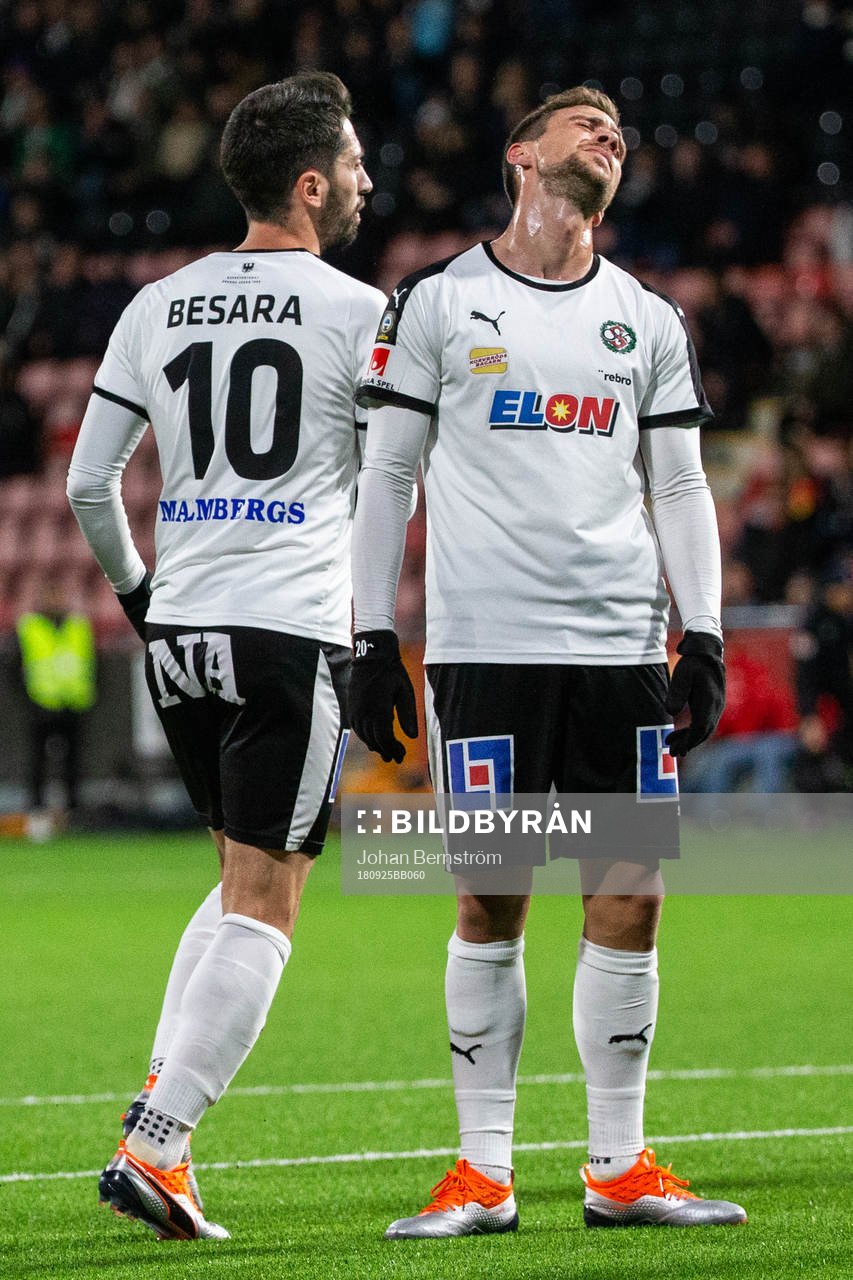 Örebros Nahir Besara och Filip Rogic deppar