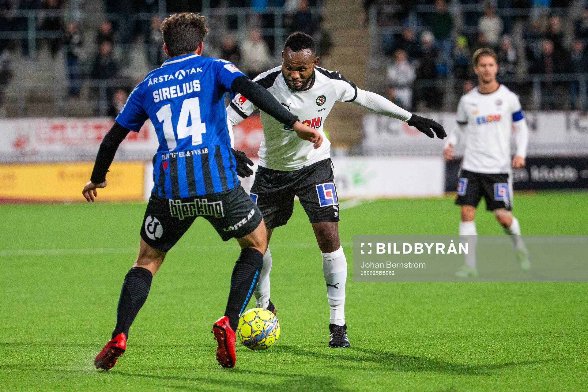 Örebros Michael Junior Omoh och Sirius Ian Sirelius