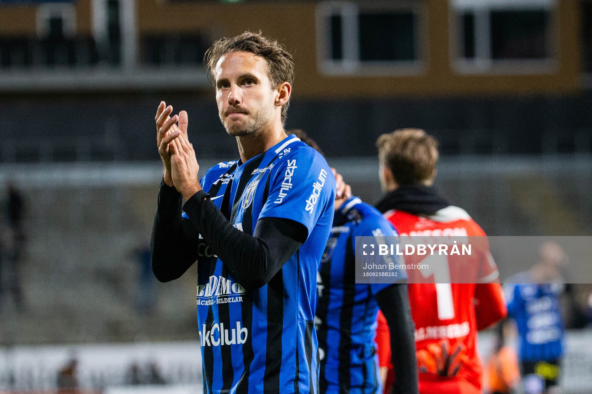 Sirius Johan Eiswohld tackar supportrarna