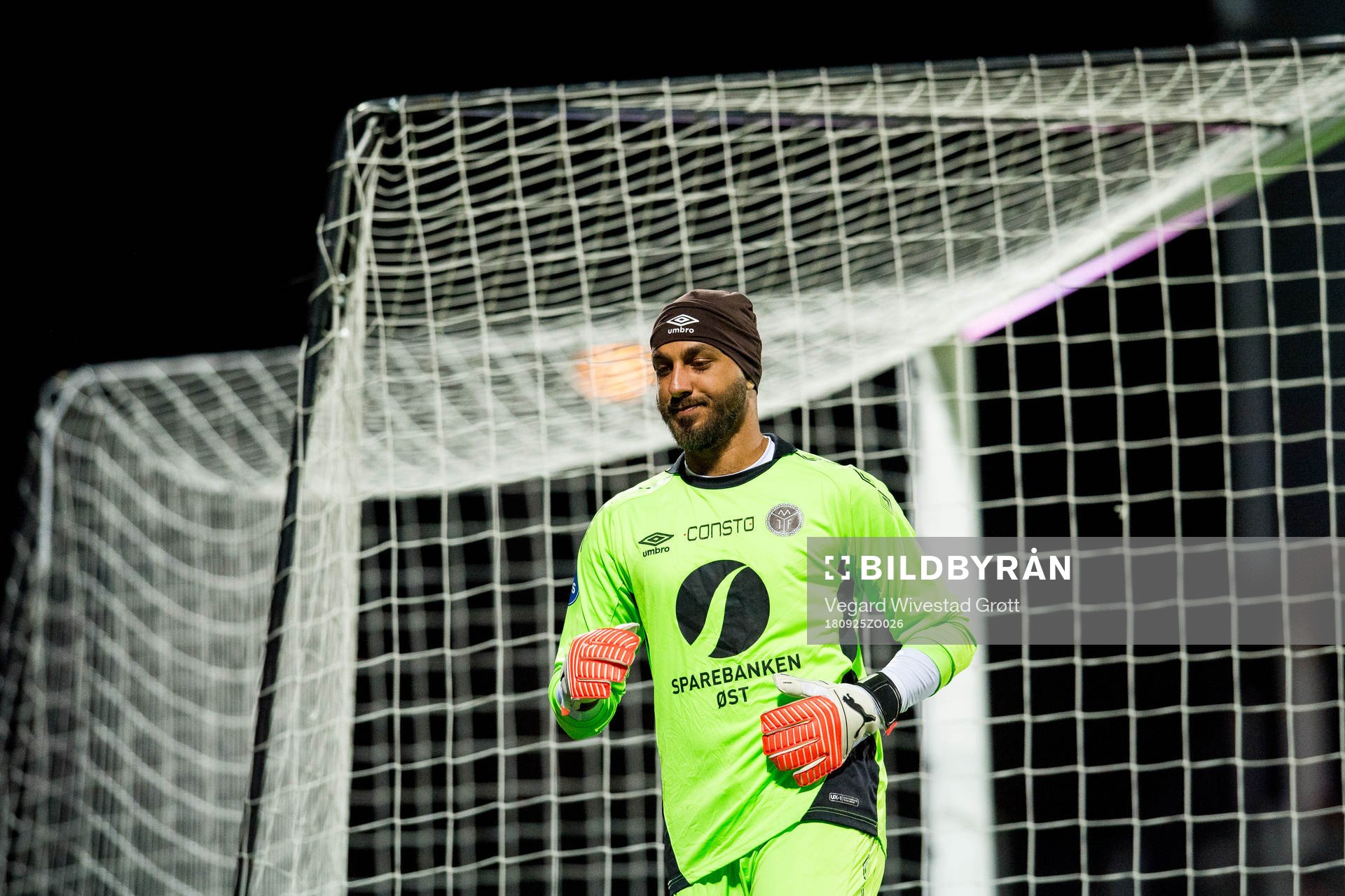 Goalkeeper Sousha Makani of Mjøndalen