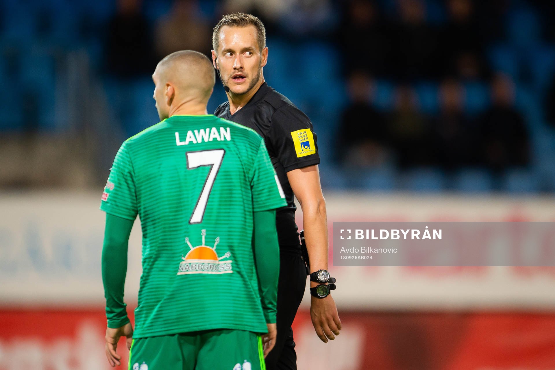 Dalkurds Rawez Lawan och domare Victor Wolf