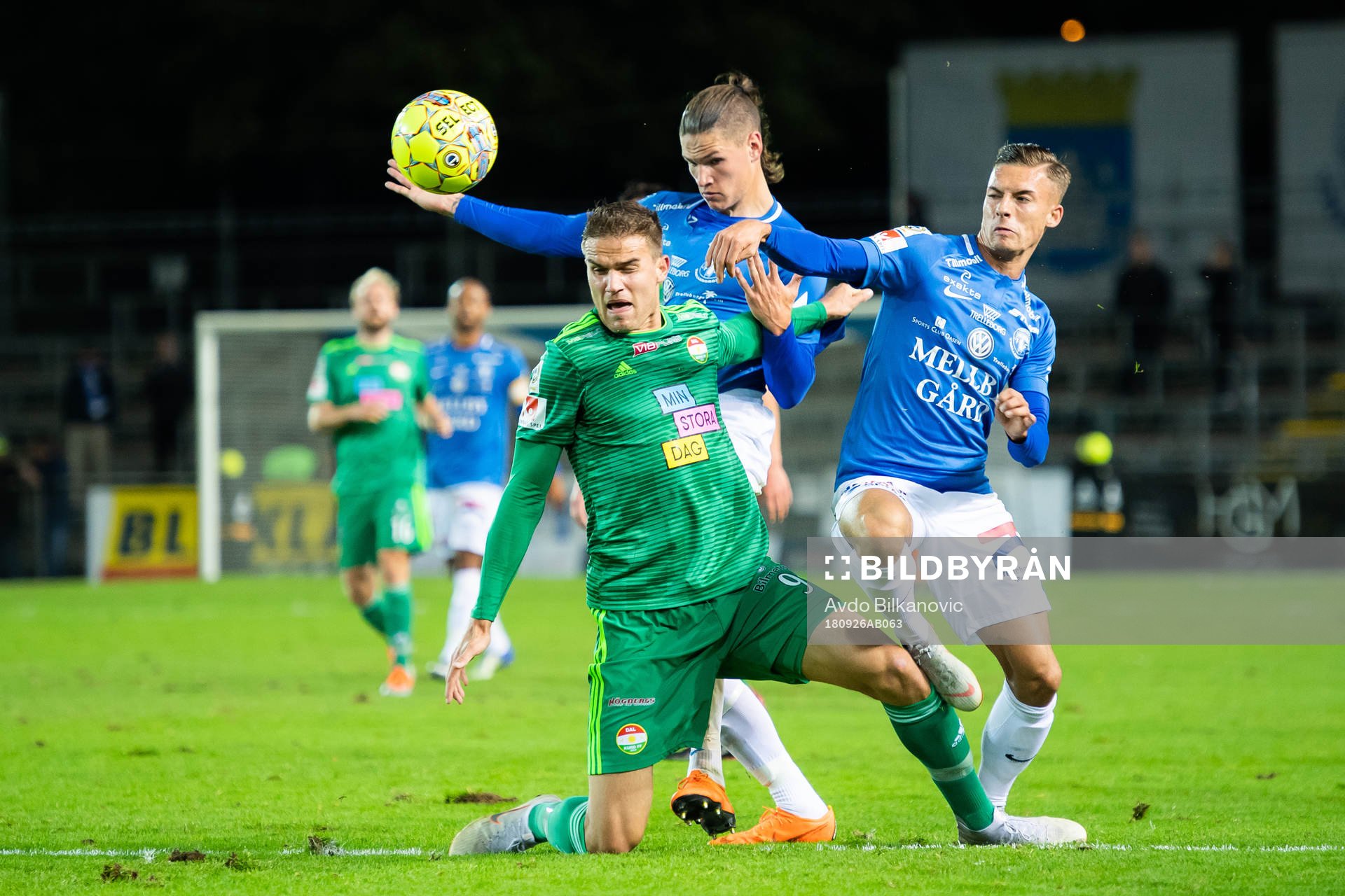 Dalkurds Eero Markkanen jagas av Trelleborgs Isak Jönsson