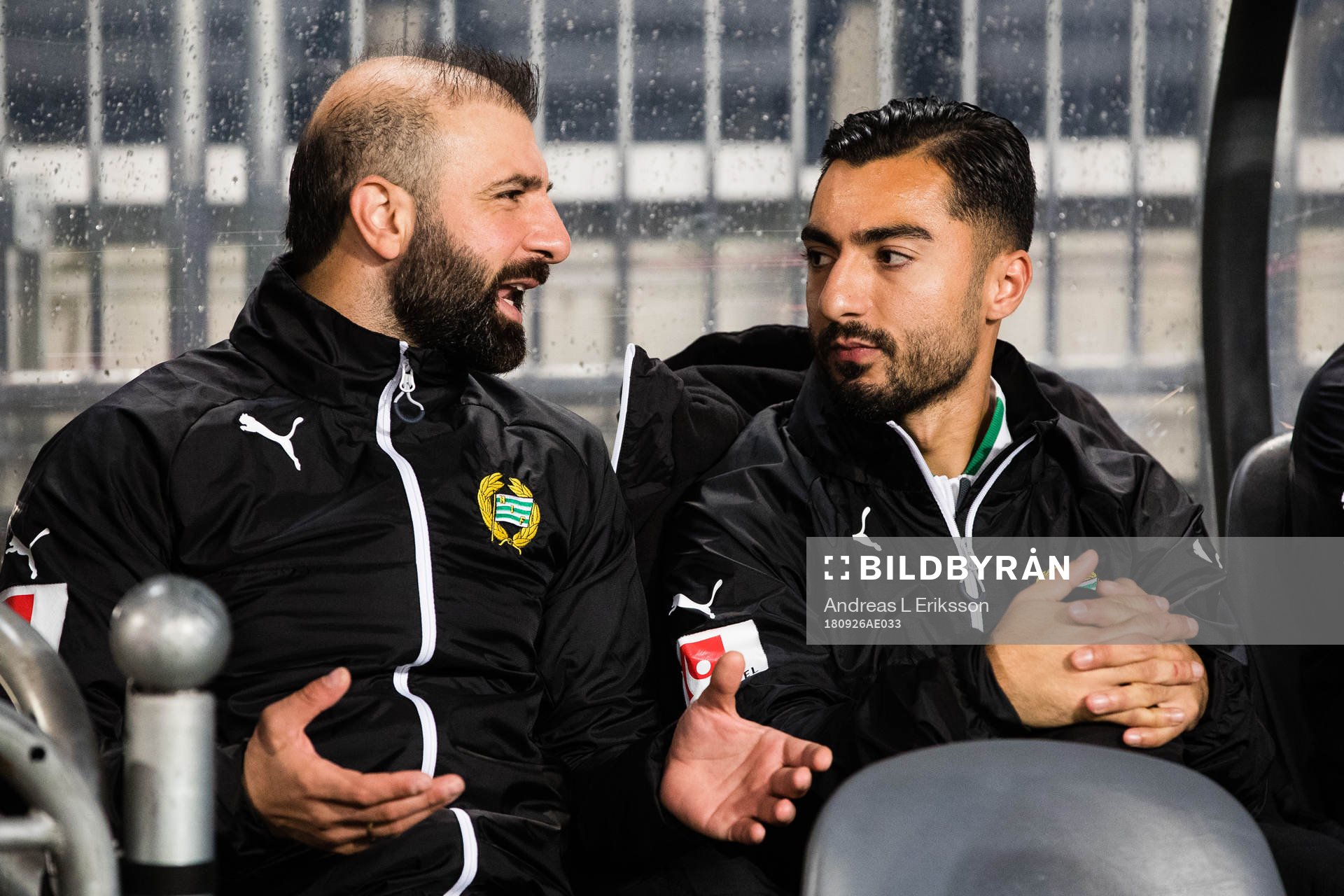 Hammarbys Kennedy Bakircioglu och Jiloan Hamad på bänken