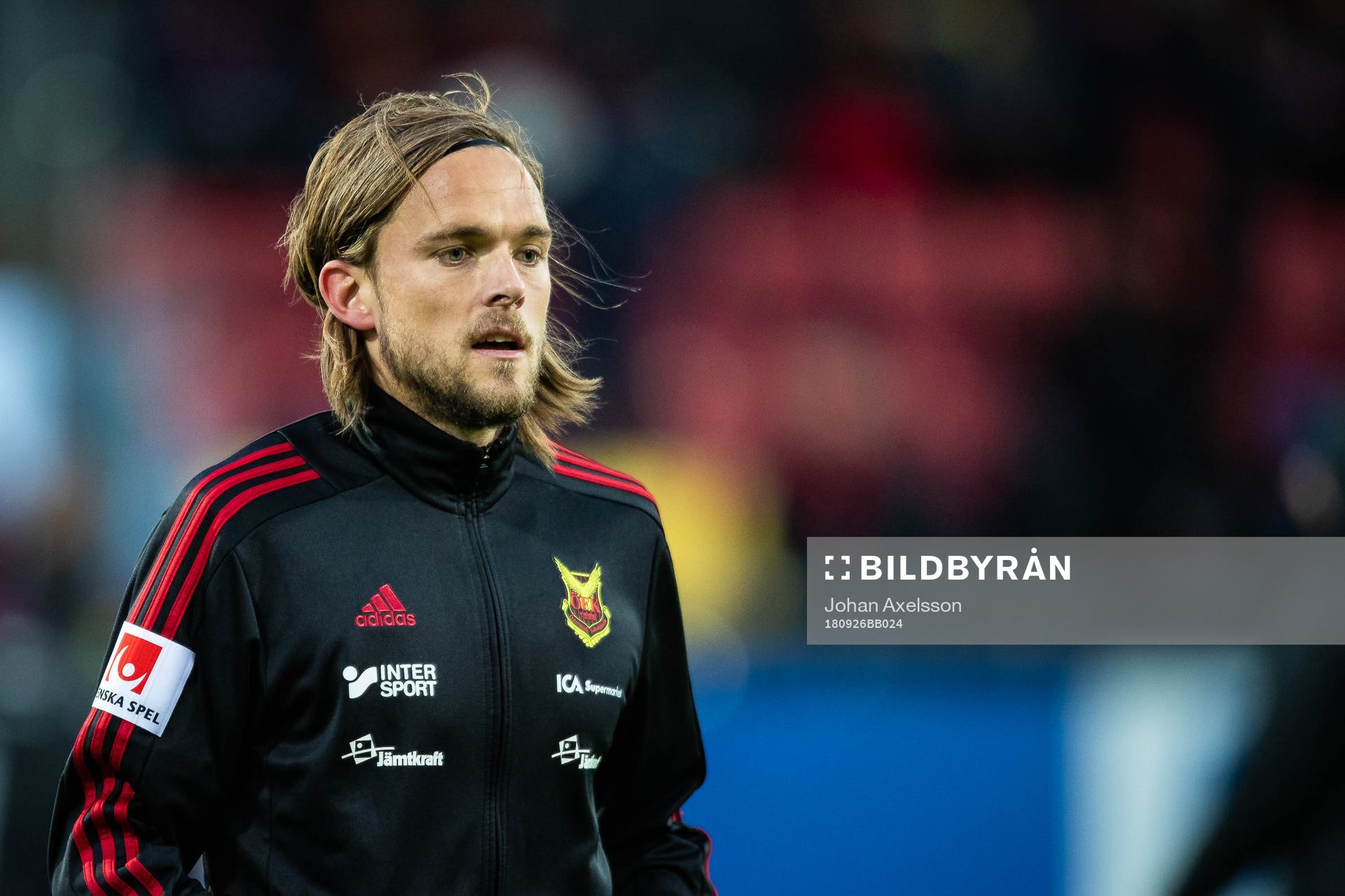 Östersunds Tom Pettersson på uppvärmningen