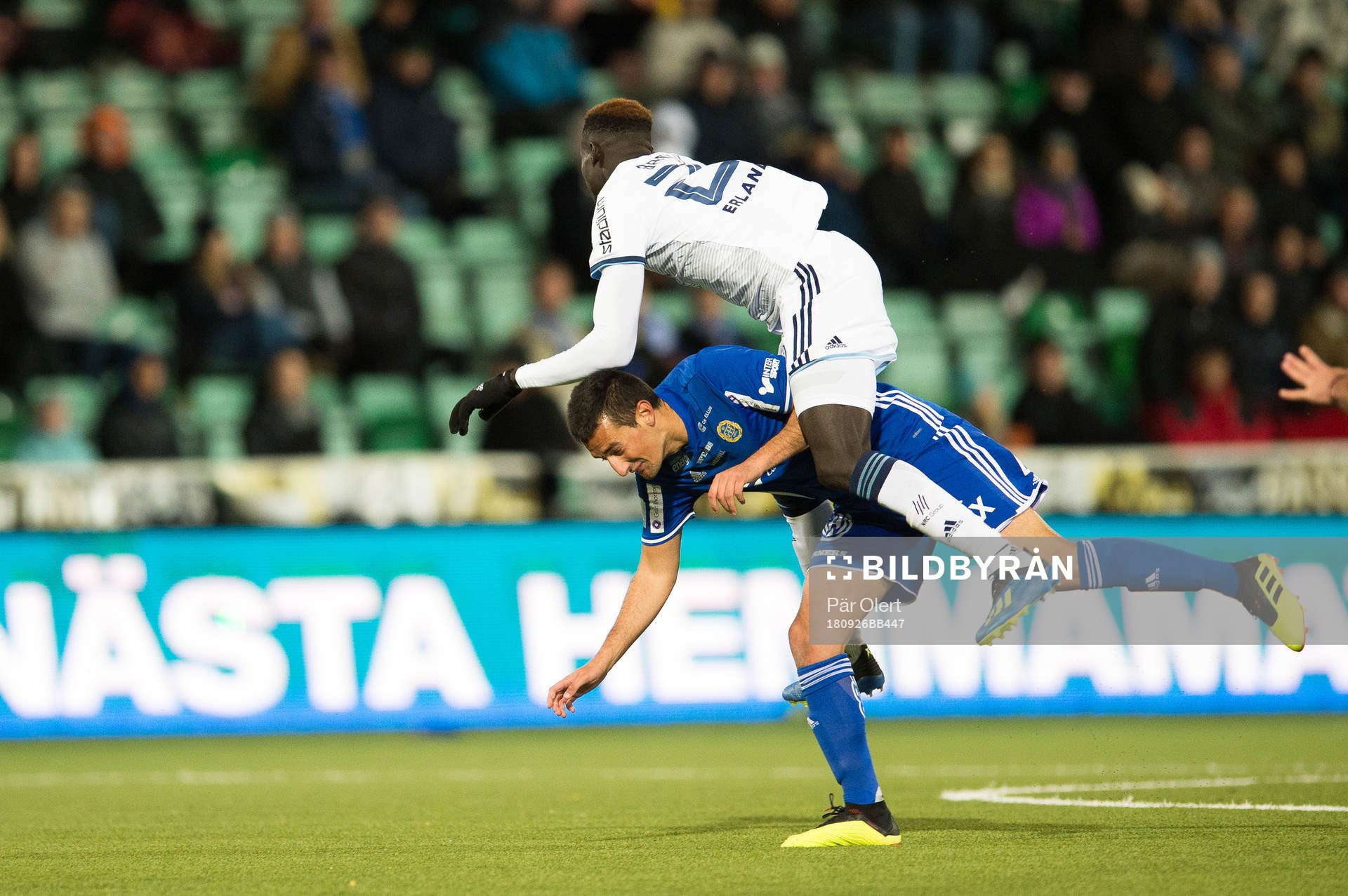 Djurgårdens Aliou Badji och Sundsvalls Pol Moreno Sanchez