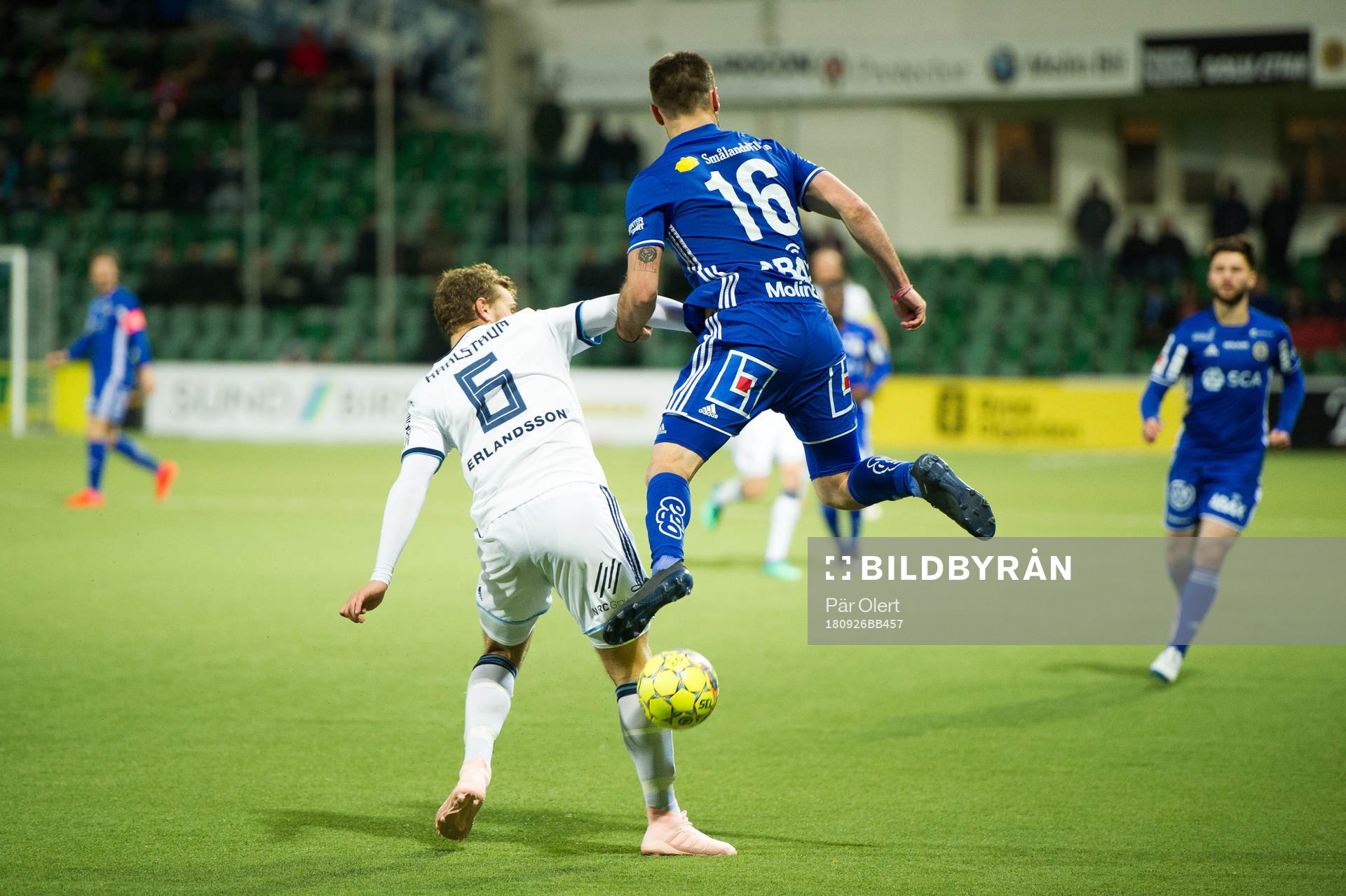 Djurgårdens Jesper Karlström och Sundsvalls Carlos Gracia