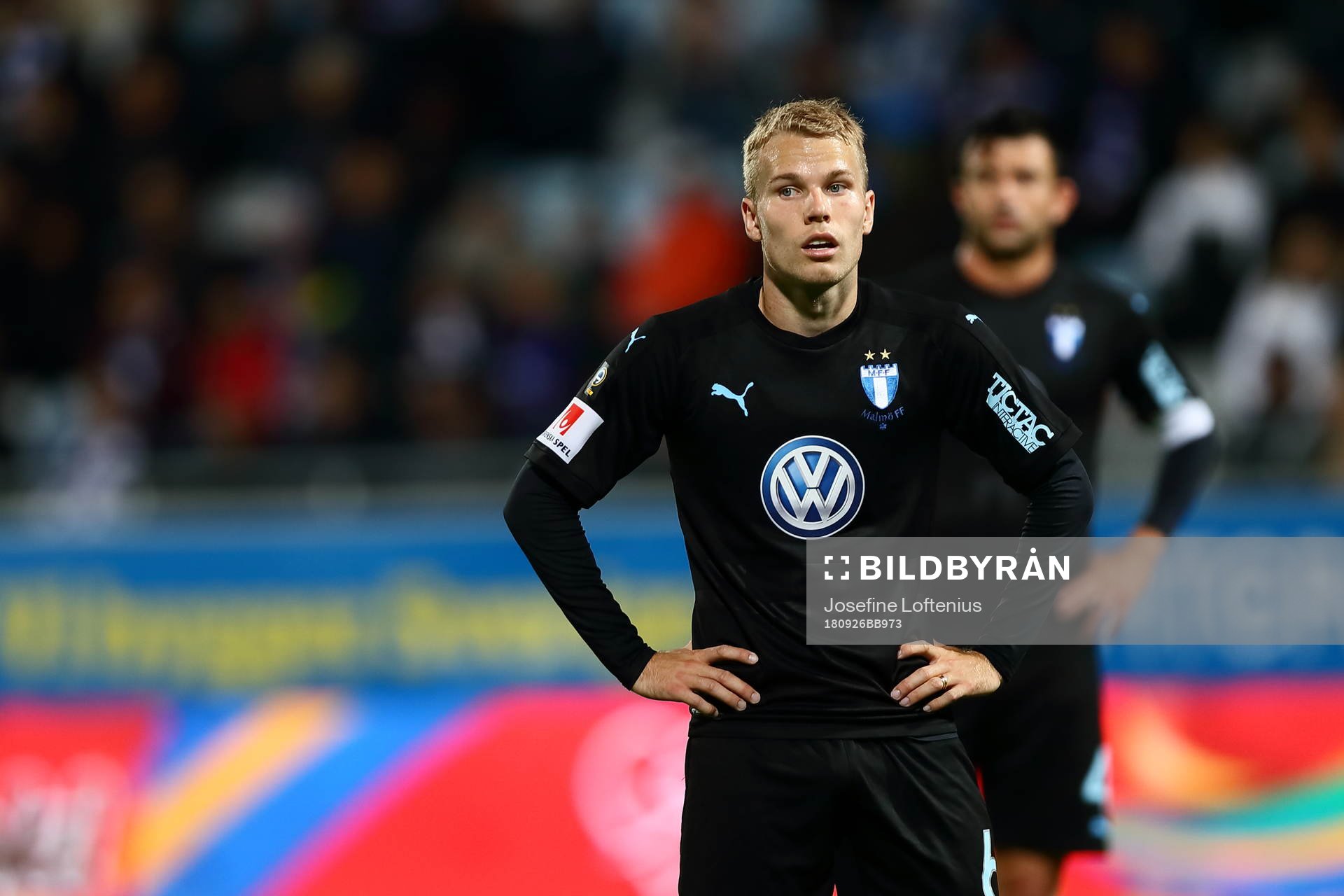 Malmö FFs Oscar Lewicki deppar