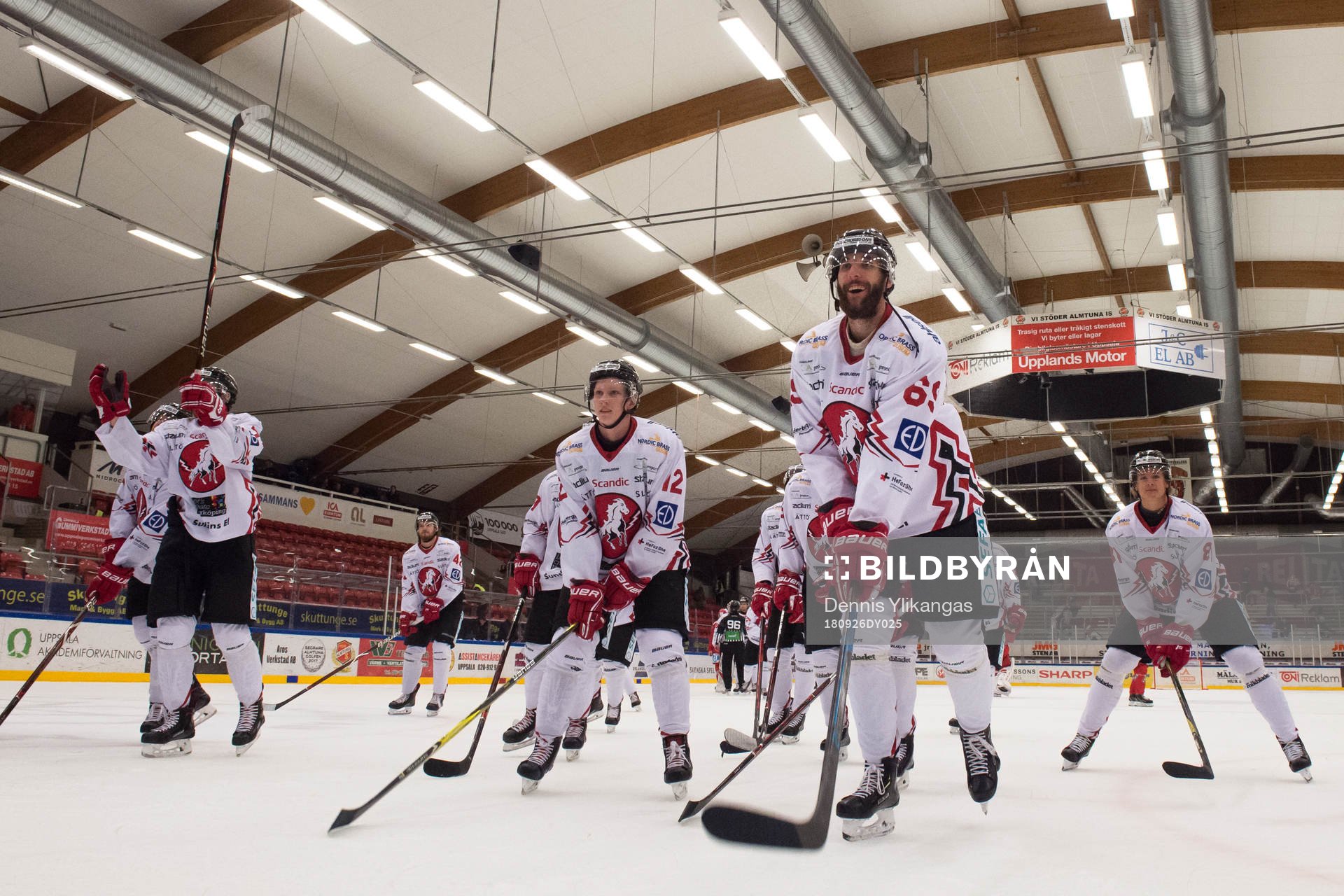 Vita Hästens Emil Eriksson och Simon Krekula med flera