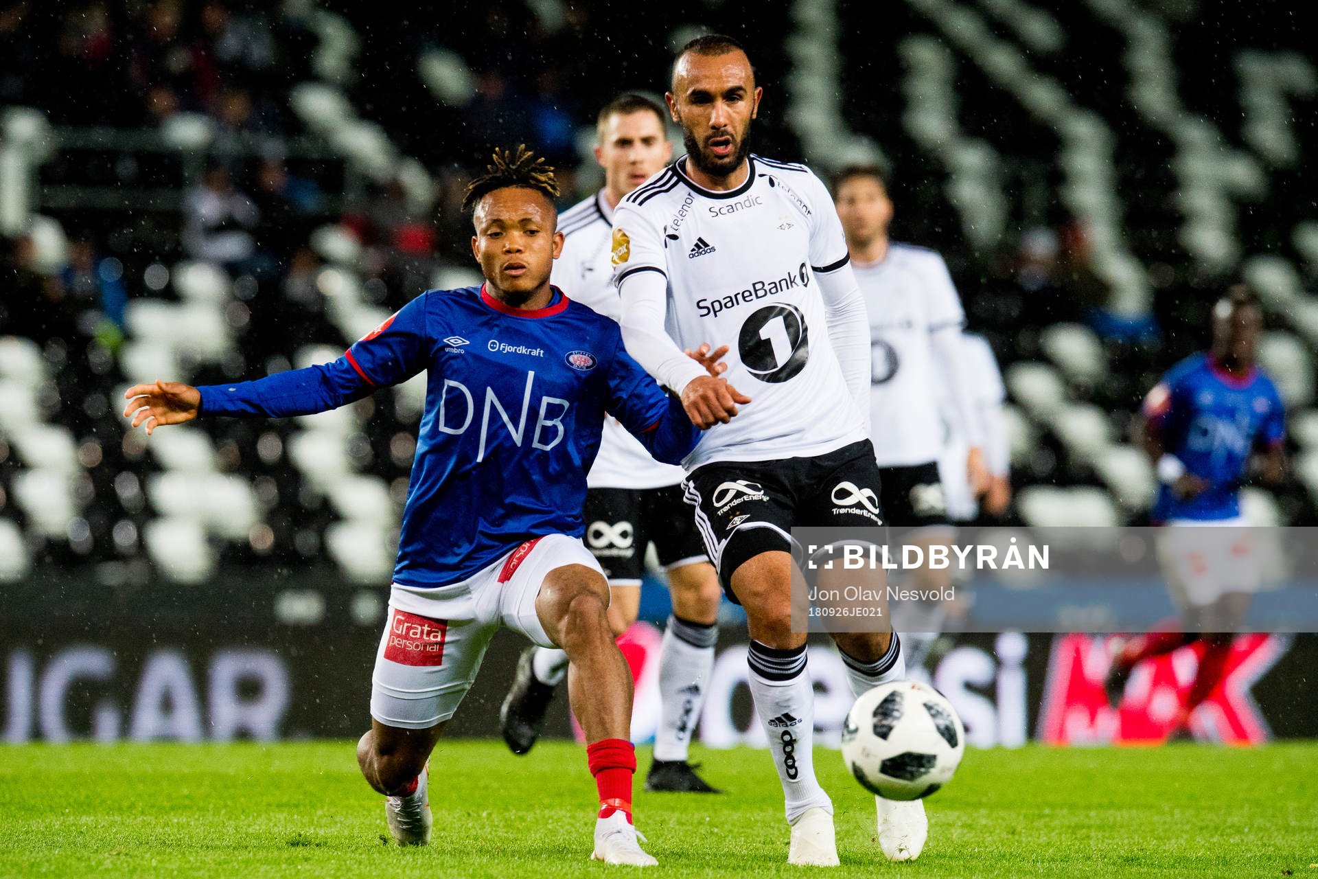 Chidera Ejuke of Vålerenga and Issam Jebali of Rosenborg