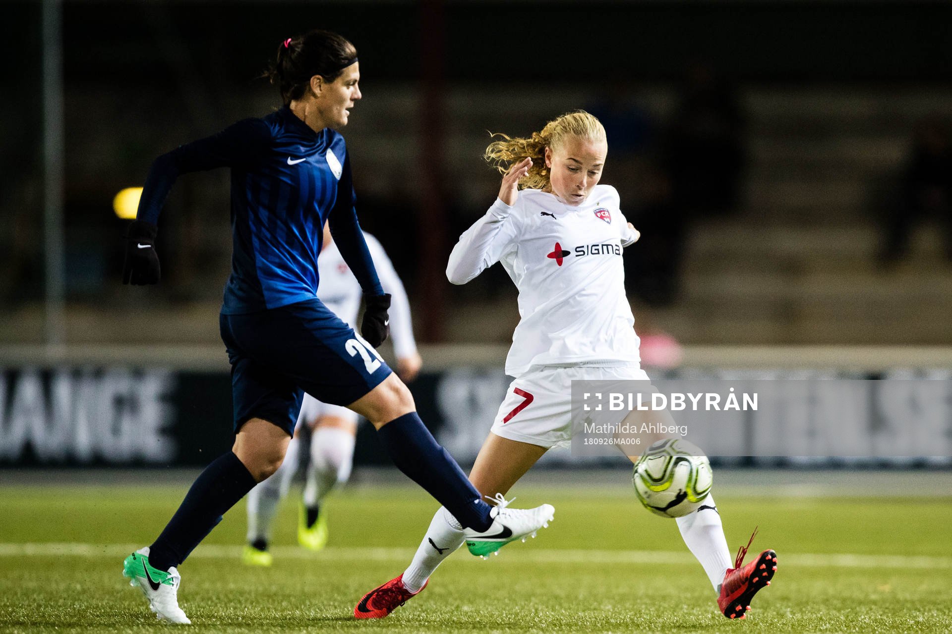 Rjazans Anna Sinyutina och Rosengårds Ebba Wieder