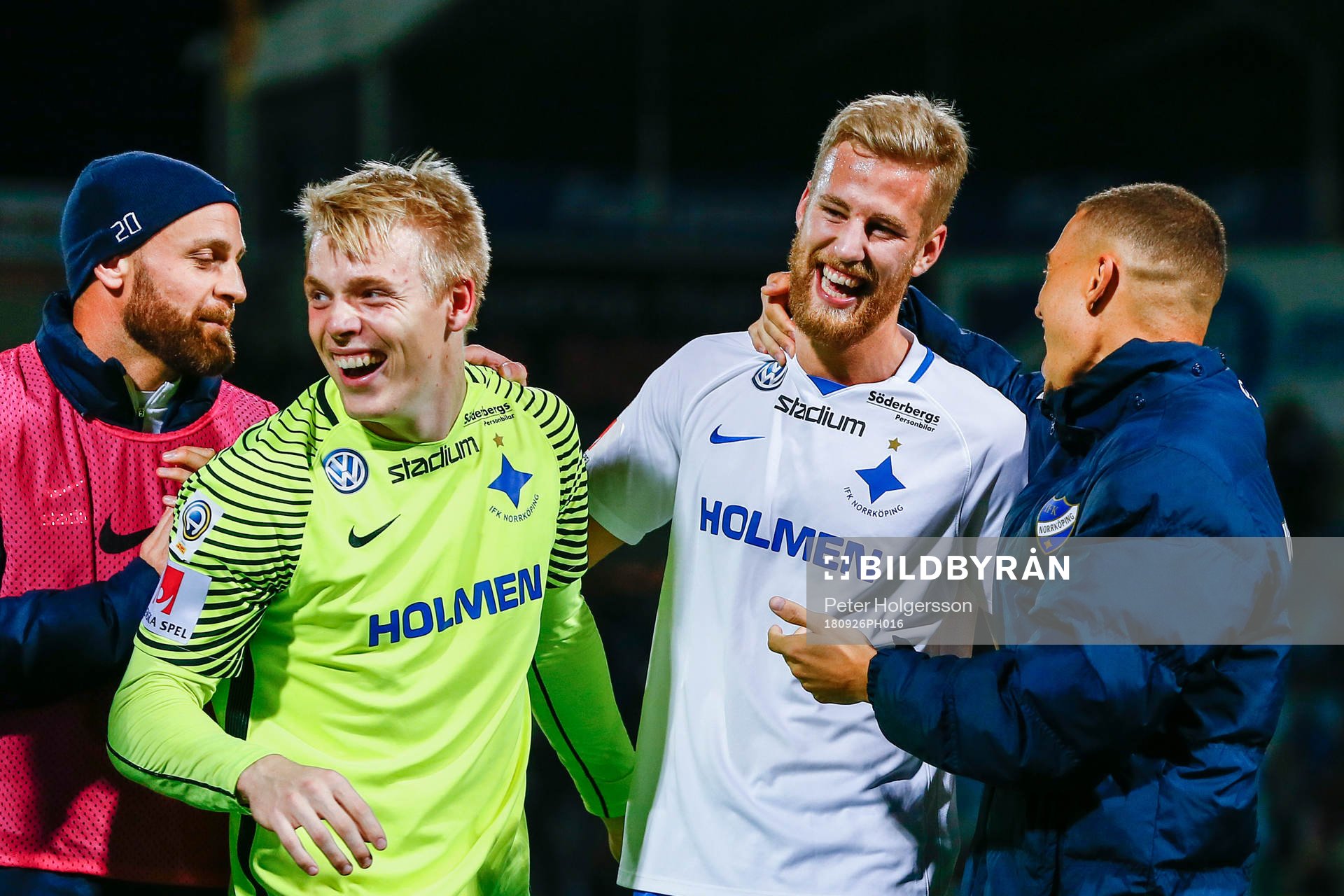 Norrköpings spelare jublar efter fotbollsmatchen i Allsvenskan mellan Norrköping och Malmö den 26 september 2018 i Norrköping.