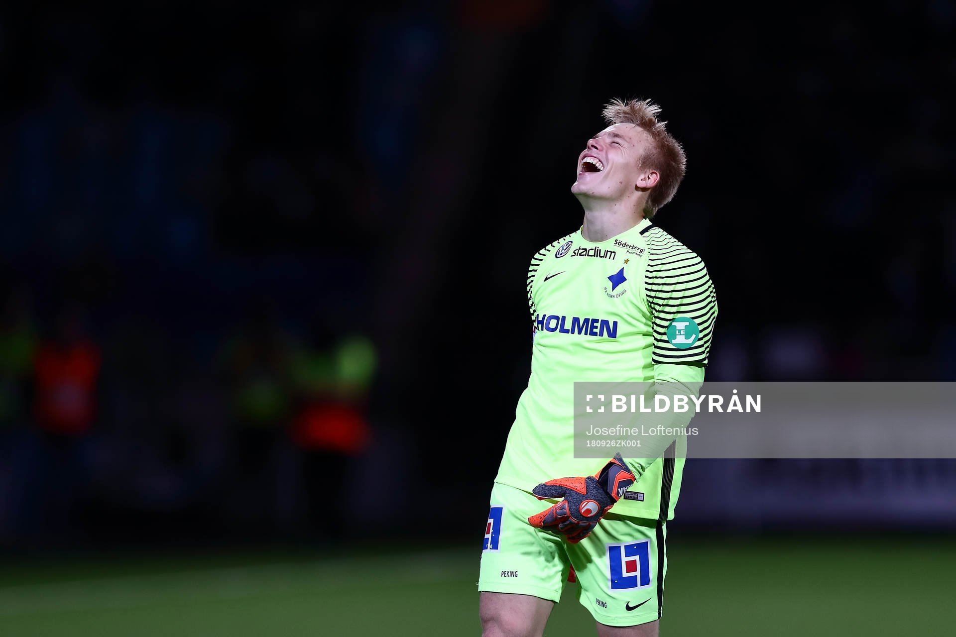 Norrköpings målvakt Isak Pettersson jublar