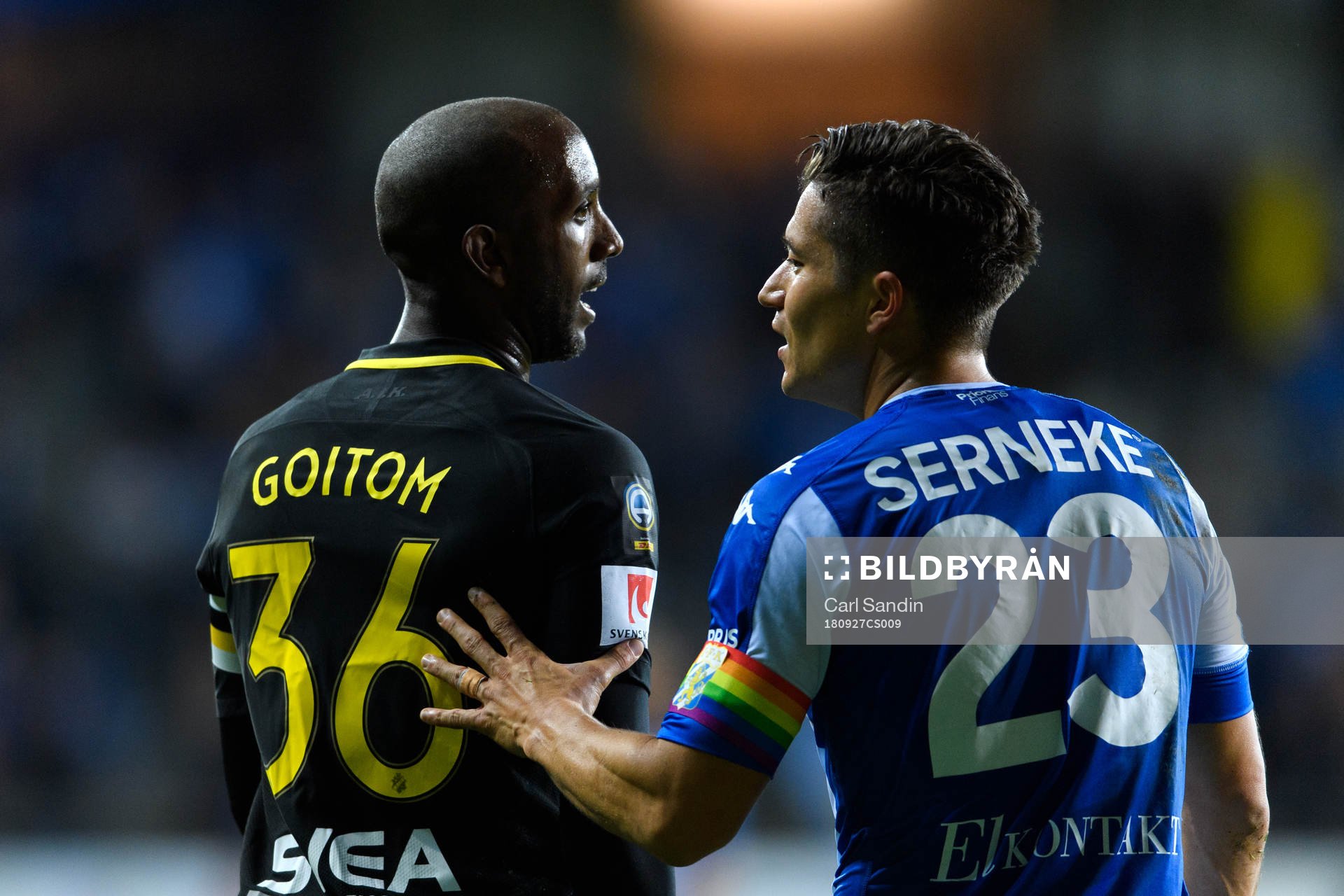 s Henok Goitom pratar med IFK Göteborgs David Boo Wiklander