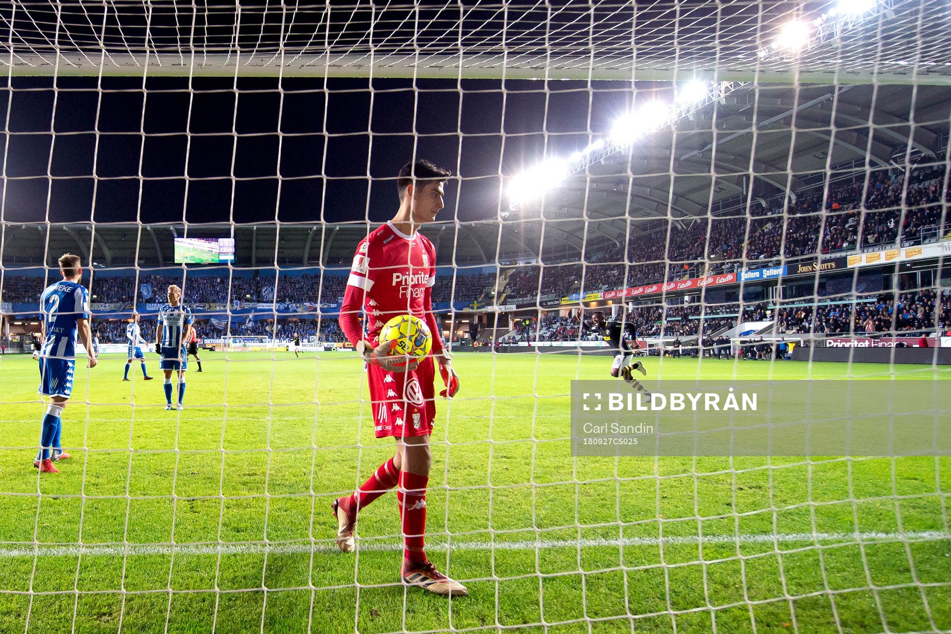 IFK Göteborgs målvakt Tom Amos deppar