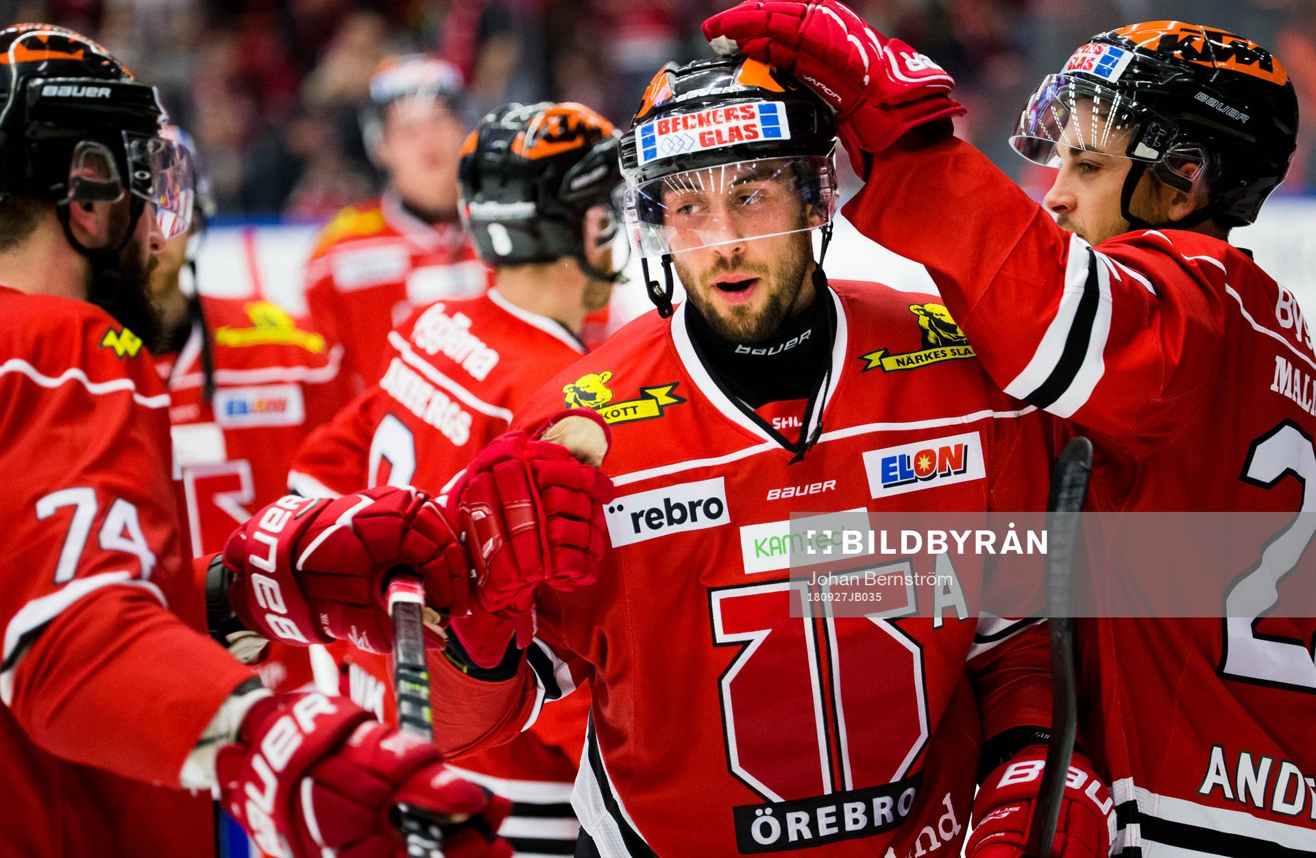 Örebros Aaron Palushaj gör 3-2 och jublar med Nick Ebert