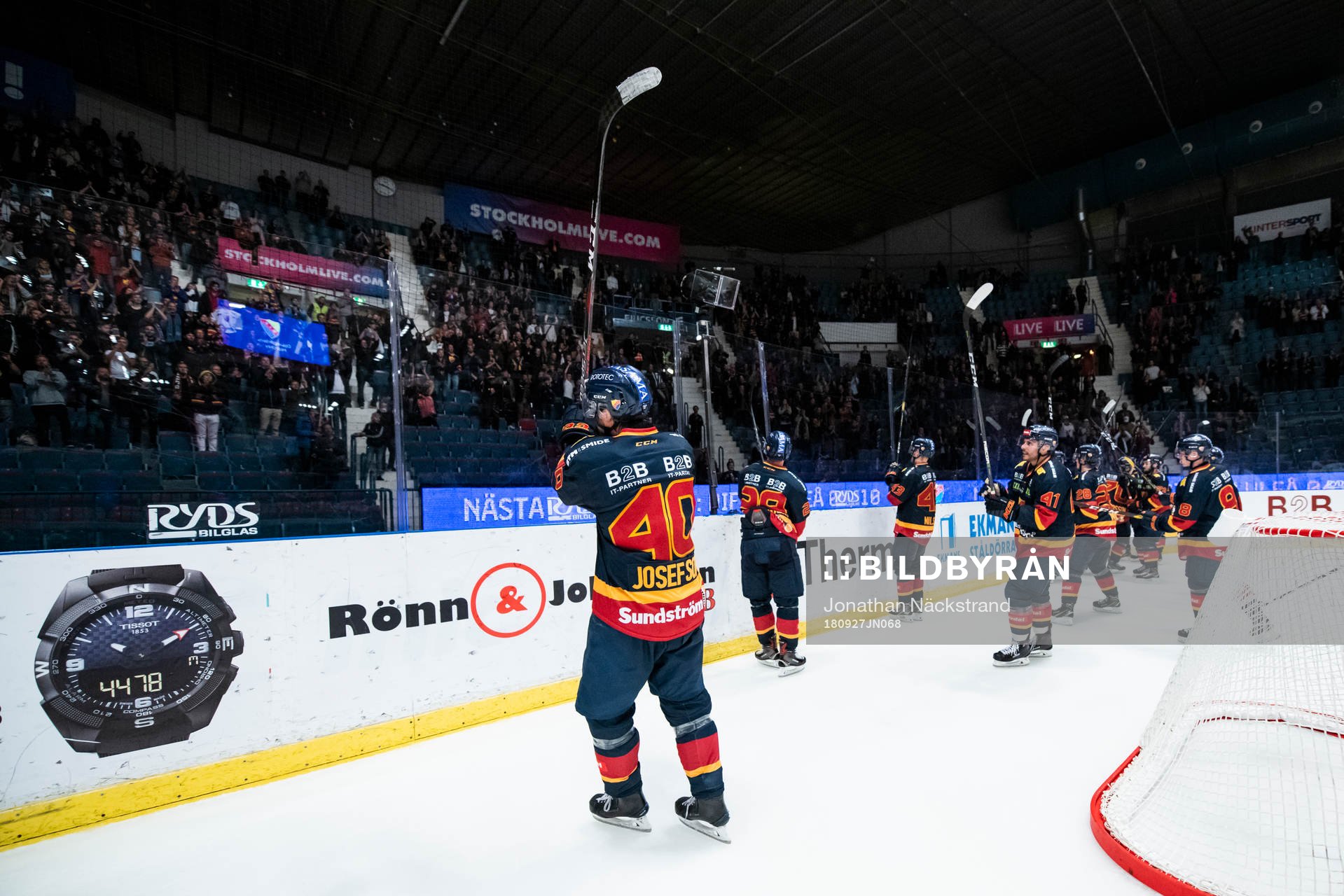 Djurgårdens spelare tackar publiken