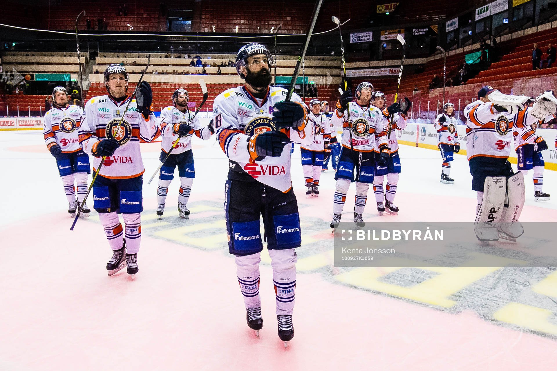 Växjös Daniel Rahimi jublar med lagkamrater