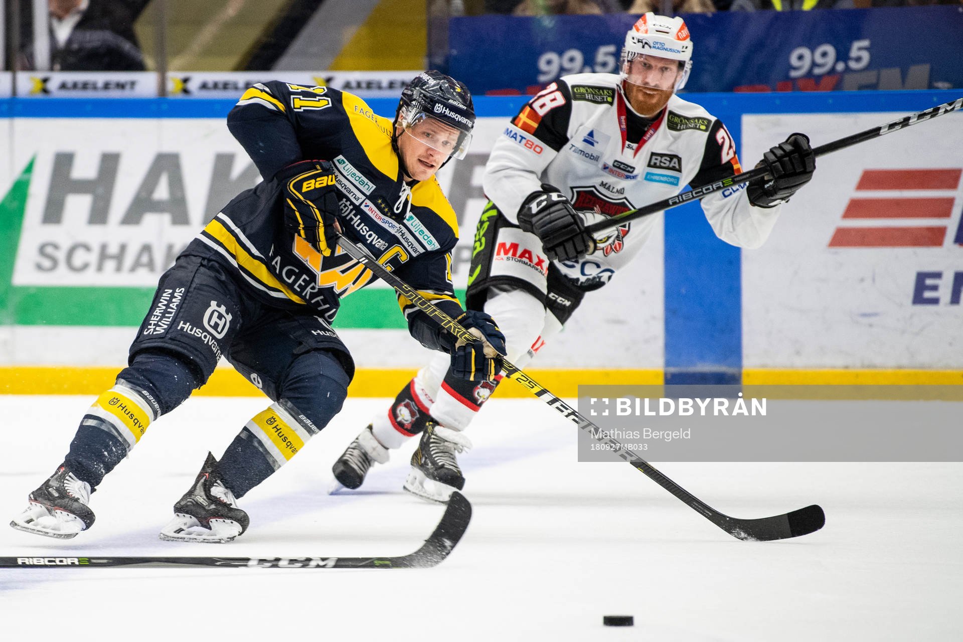 s Simon Önerud och Malmö Redhawks Jens Olsson