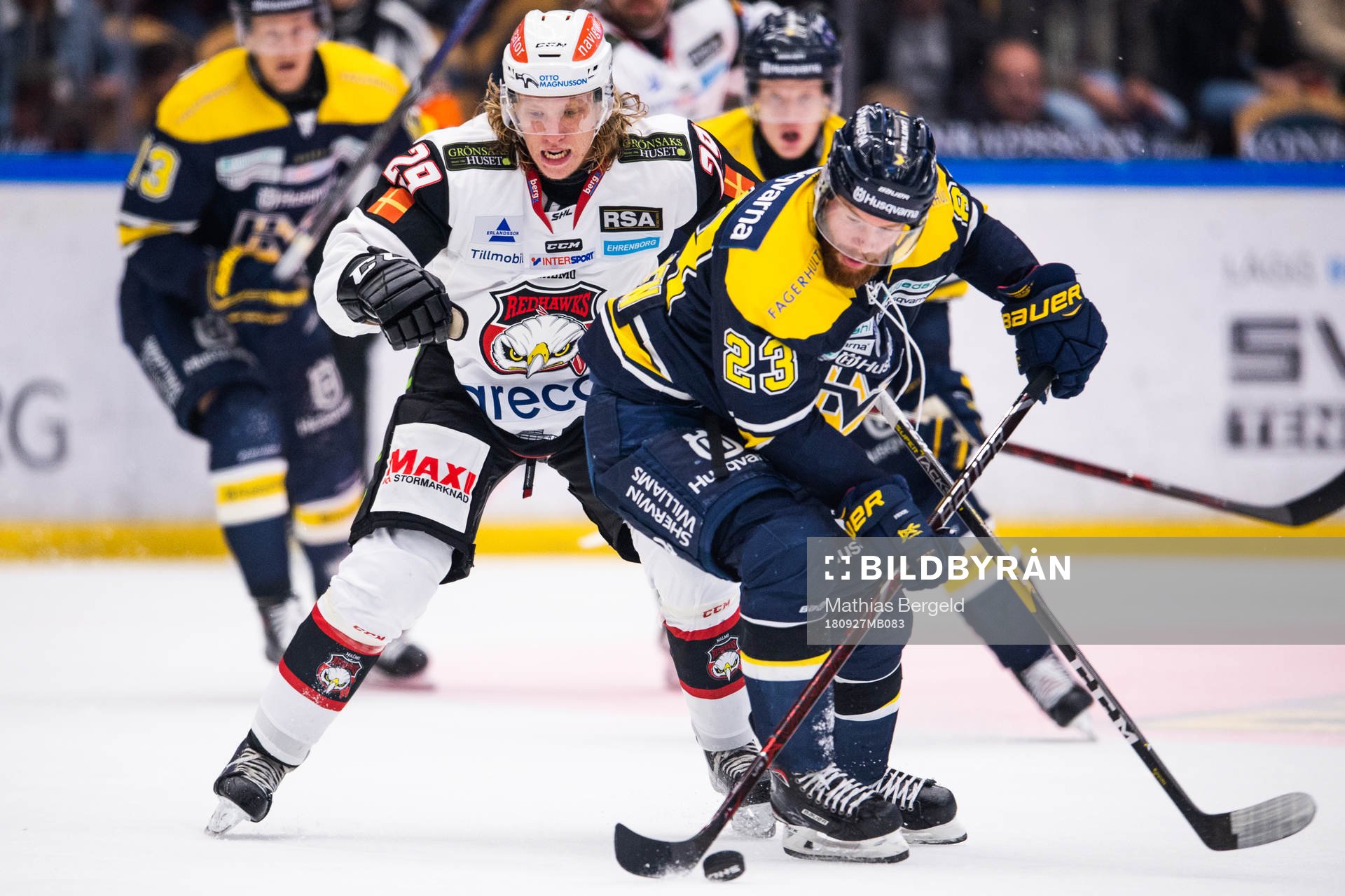 s Robin Figren i kamp om pucken