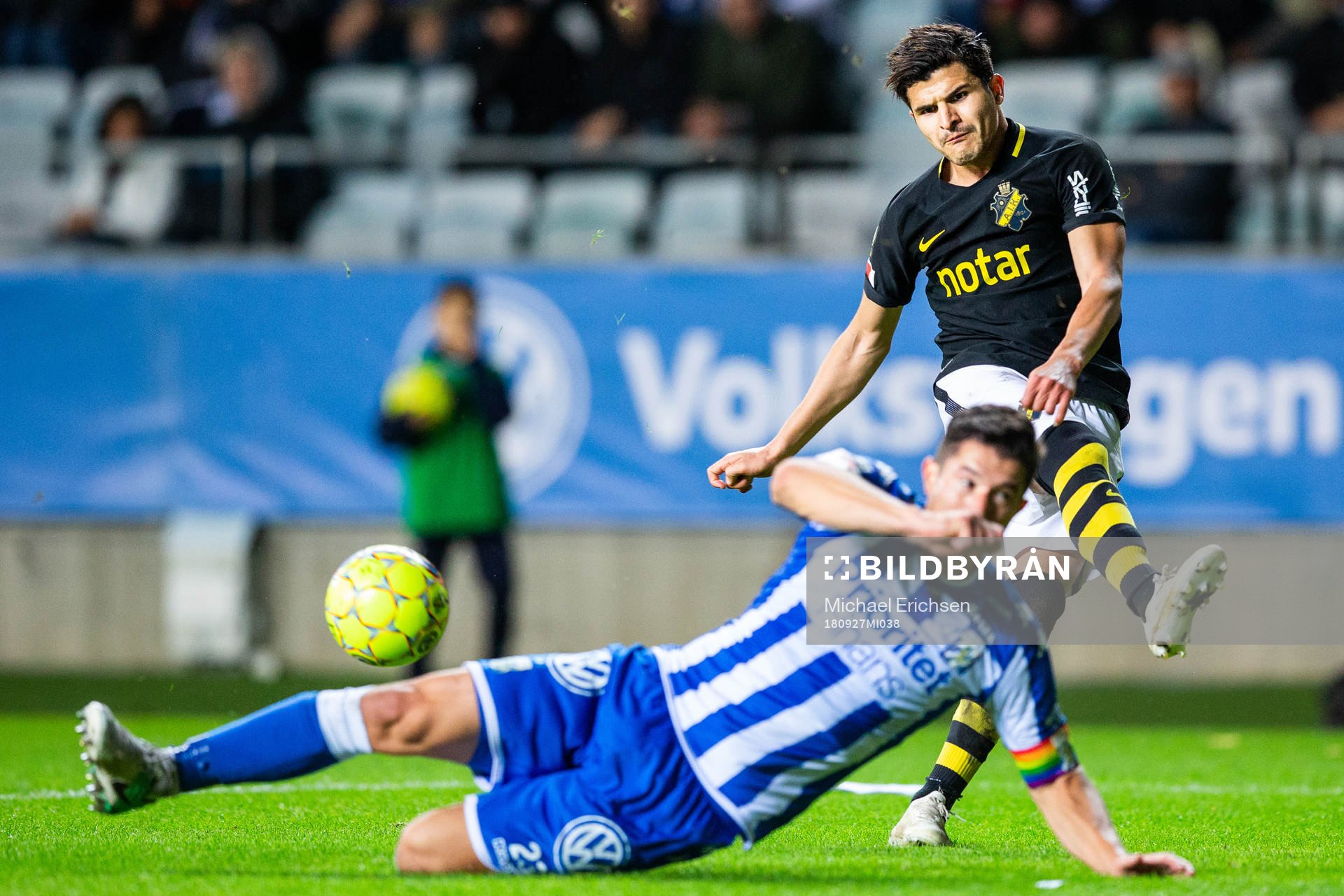 s Tarik Elyounoussi