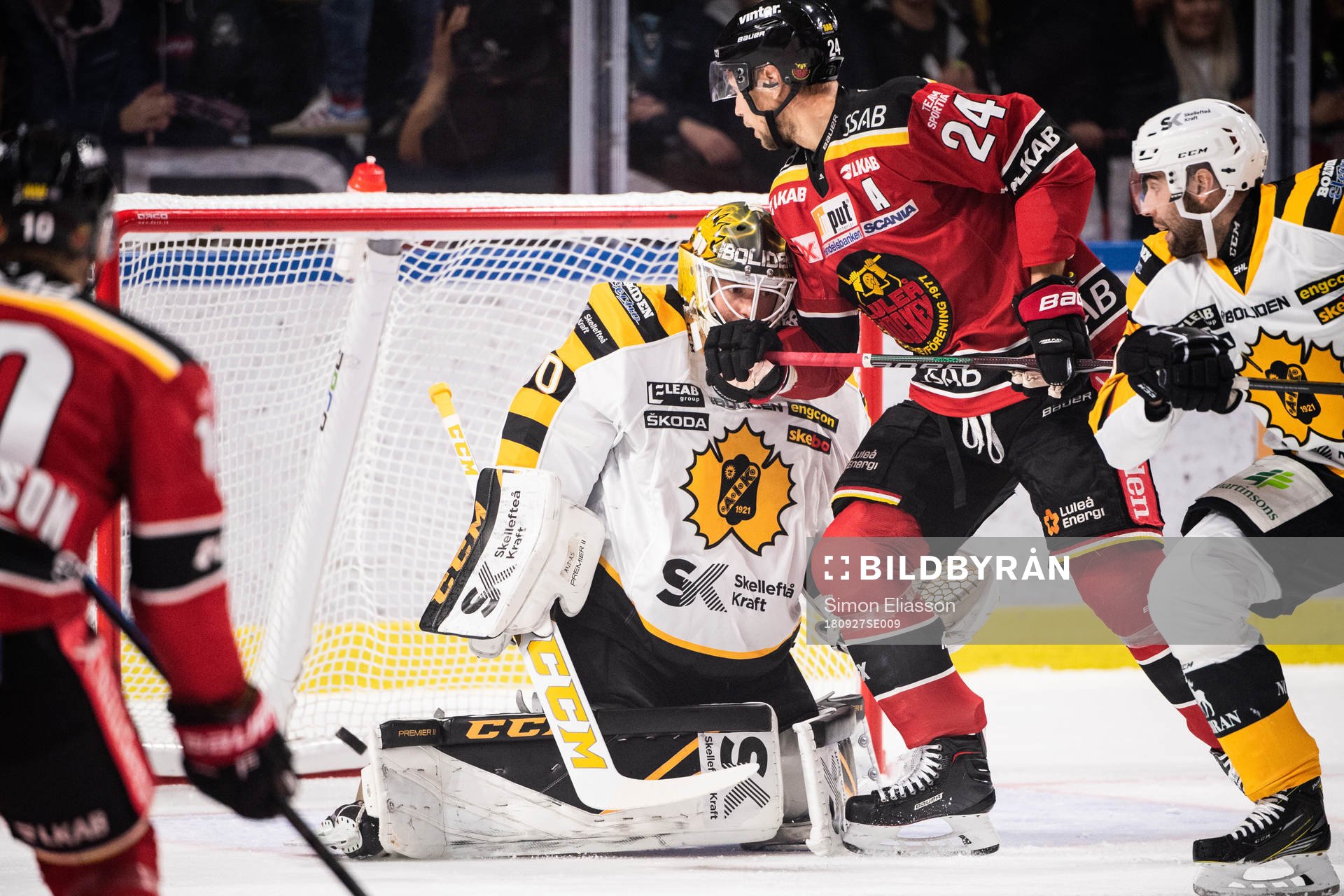 Skellefteås målvakt Gustaf Lindvall släpper in 1-0 av