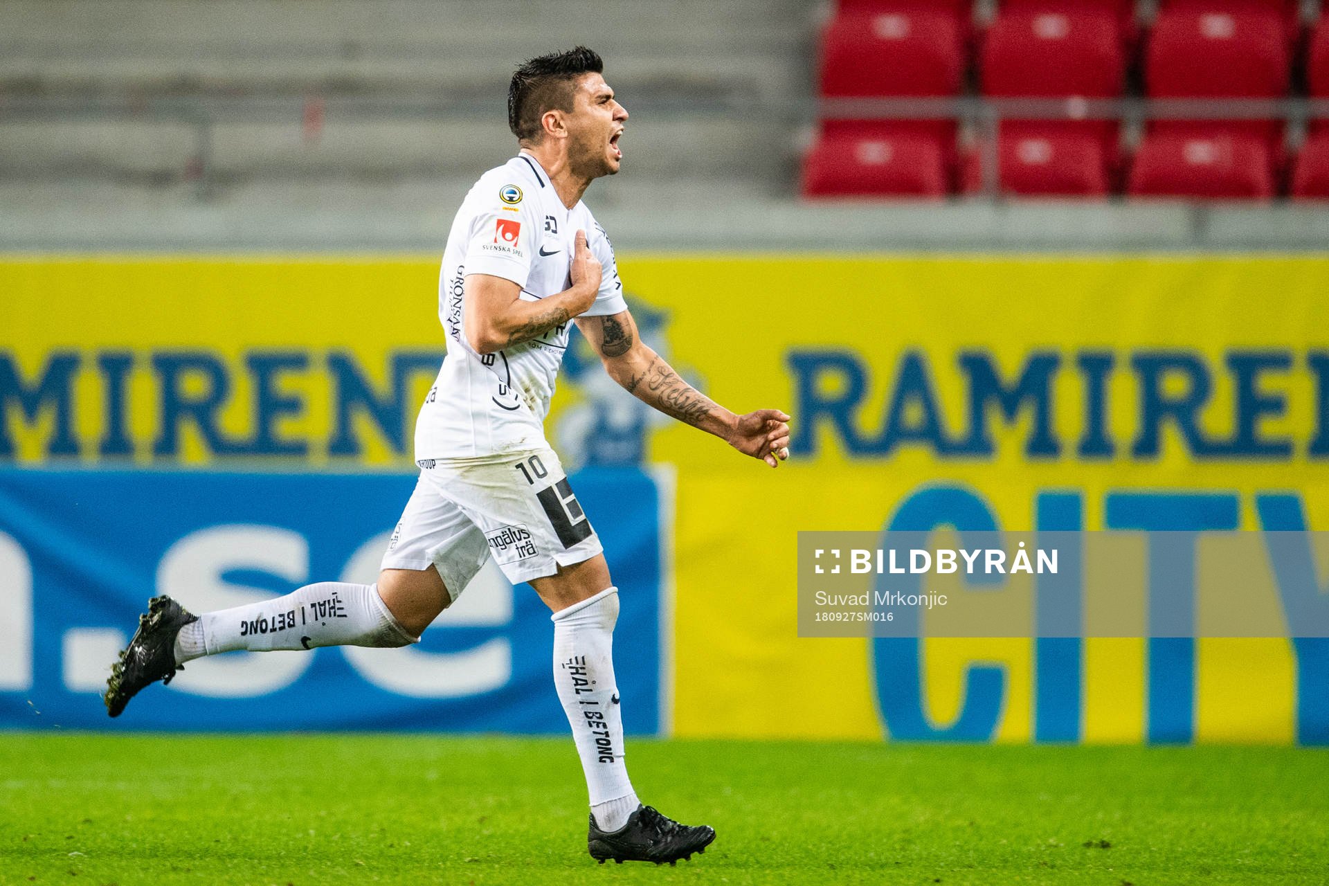 Häckens Paulinho jublar