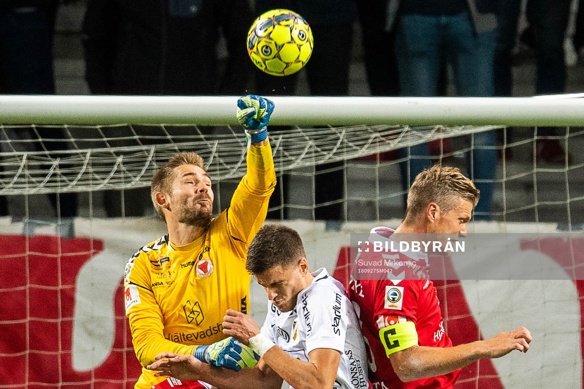 Kalmars målvakt Lucas Hägg-Johansson och Viktor Elm samt