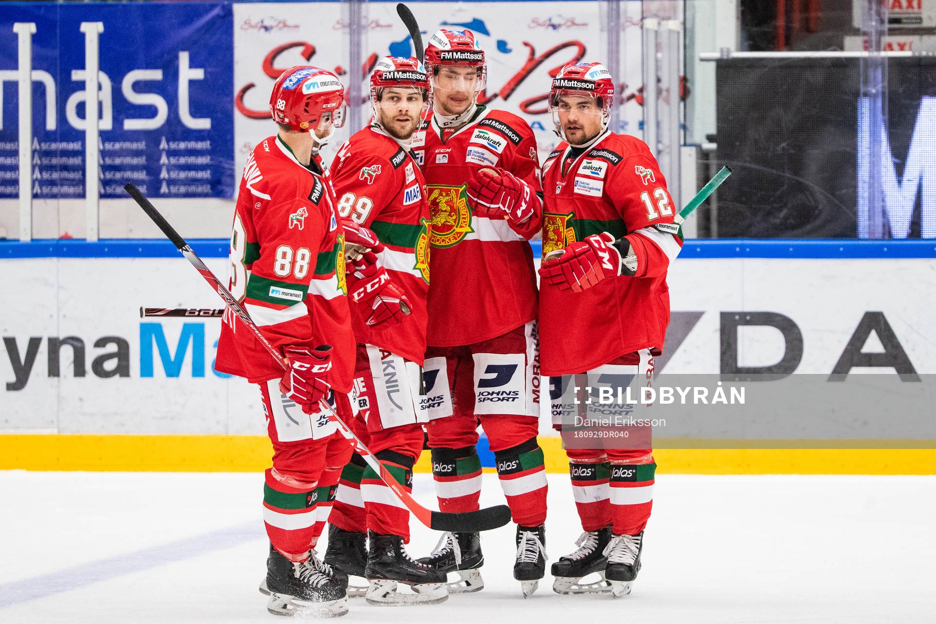 Moras Michael Keränen jublar med, Spencer Abbott, Ryan