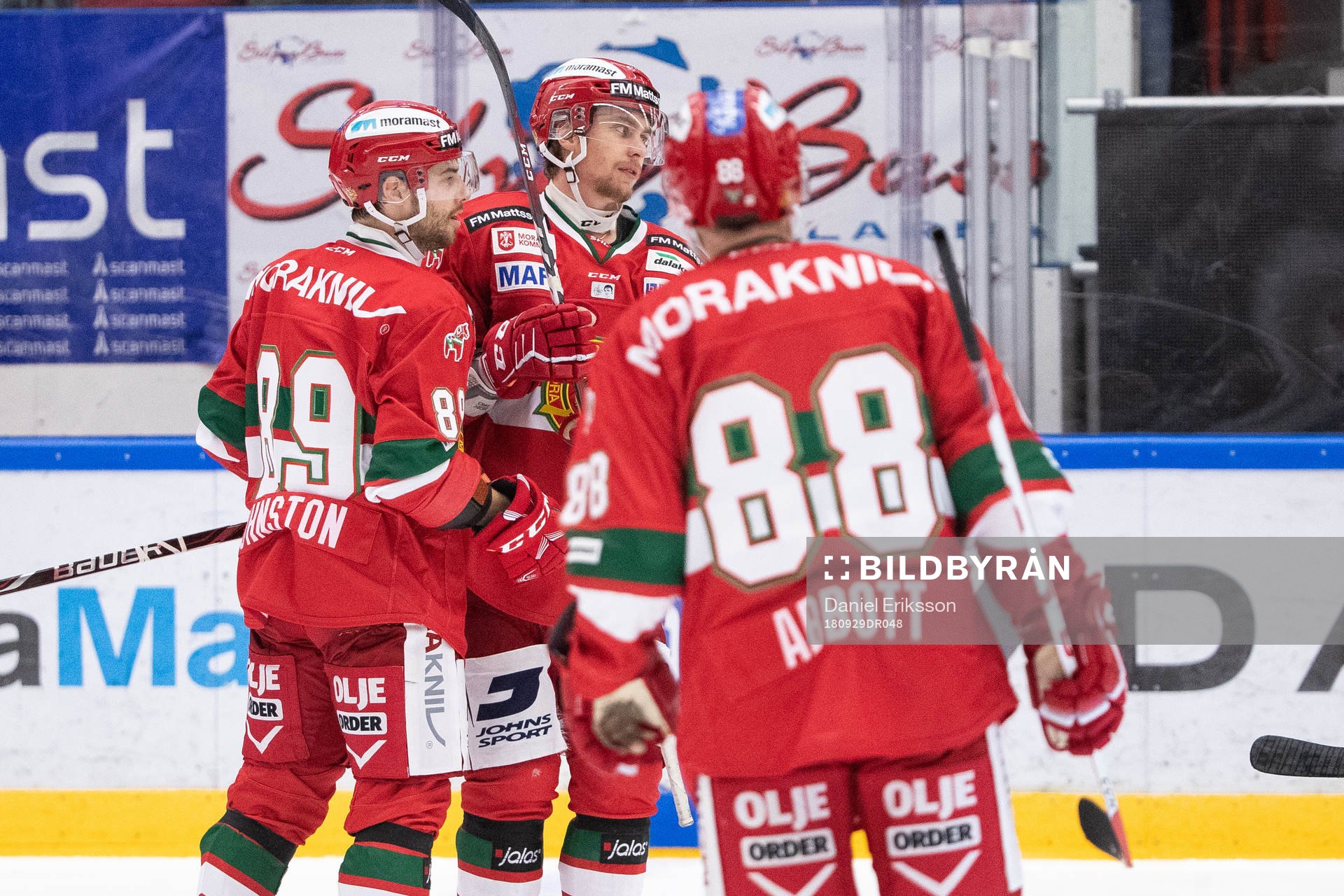 Moras Michael Keränen jublar