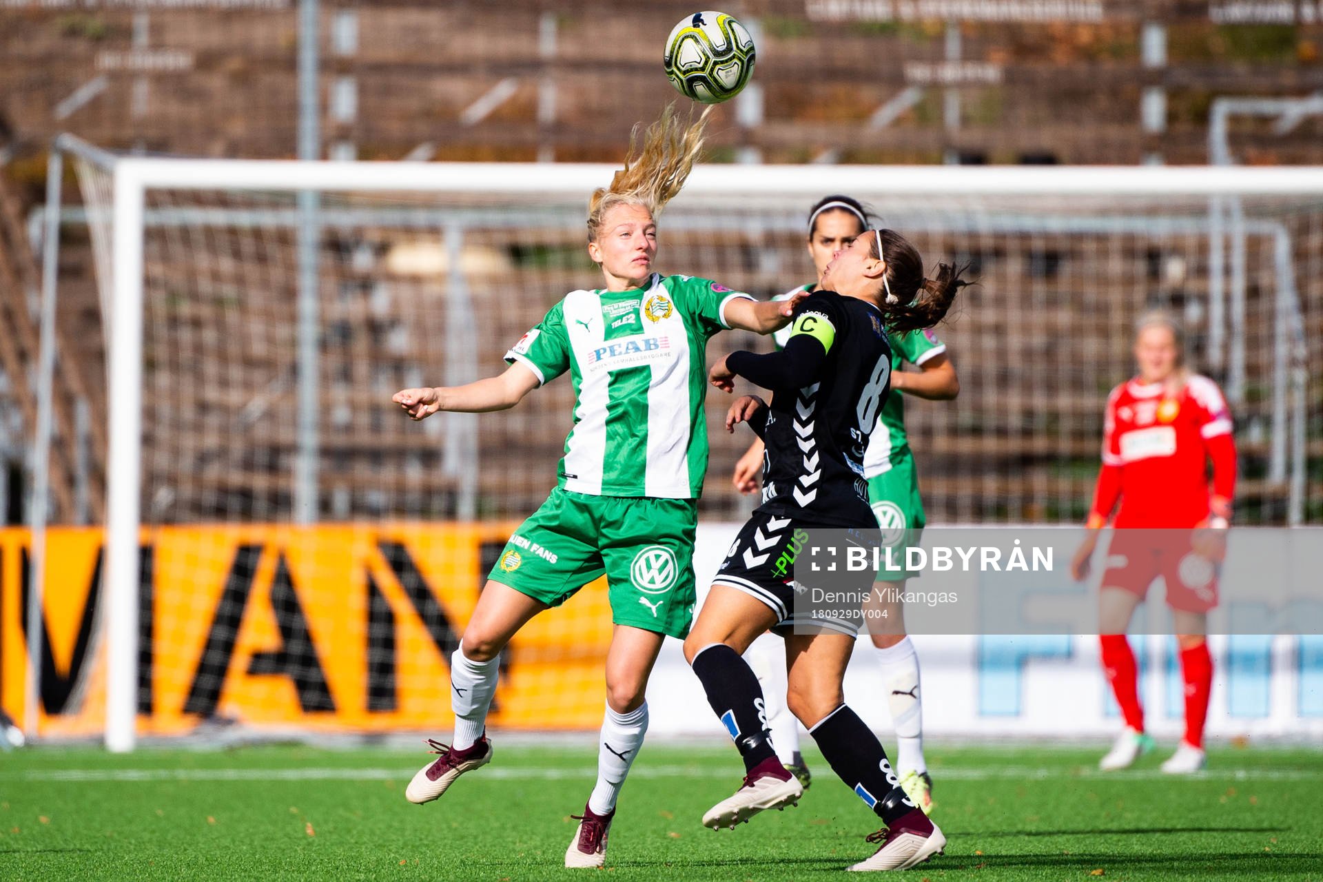 Hammarbys Astrid Larsson och Kristianstads Sanna Nilsson