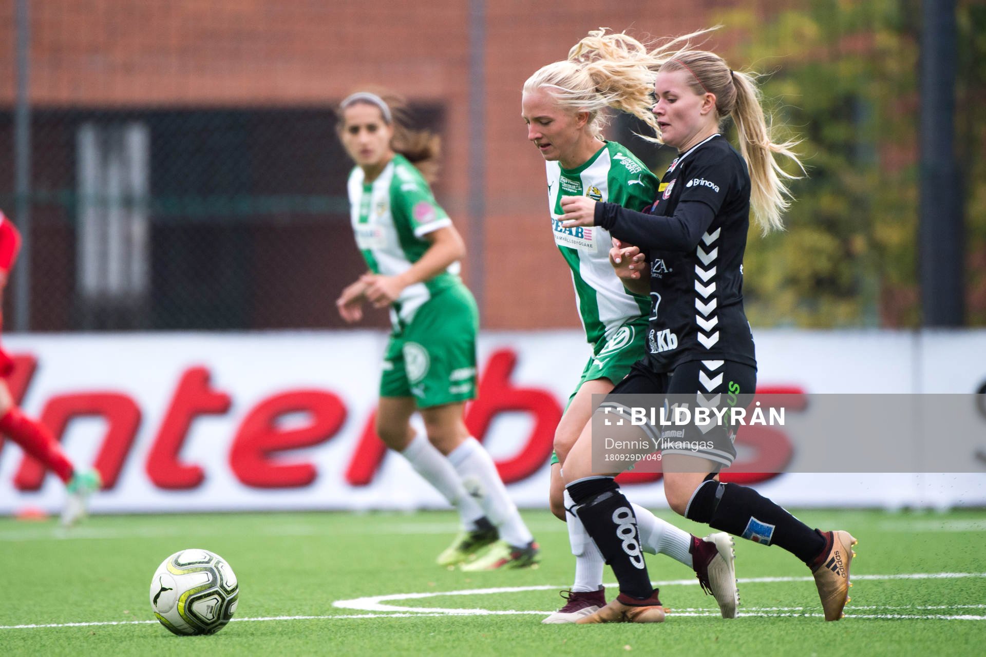 Hammarbys Astrid Larsson och Kristianstads Tilda Persson
