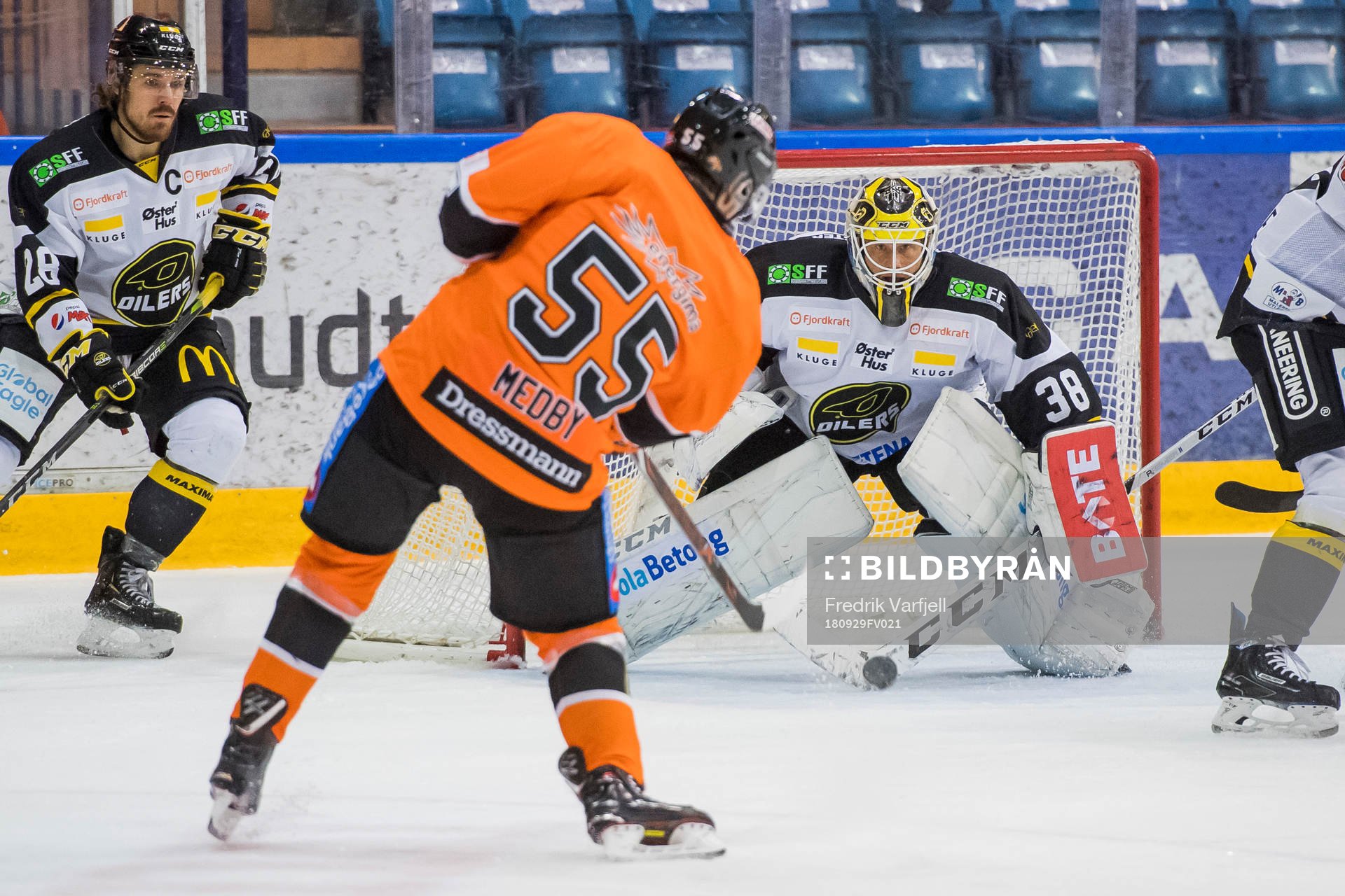 Endre Medby of Frisk Asker scores 2-2