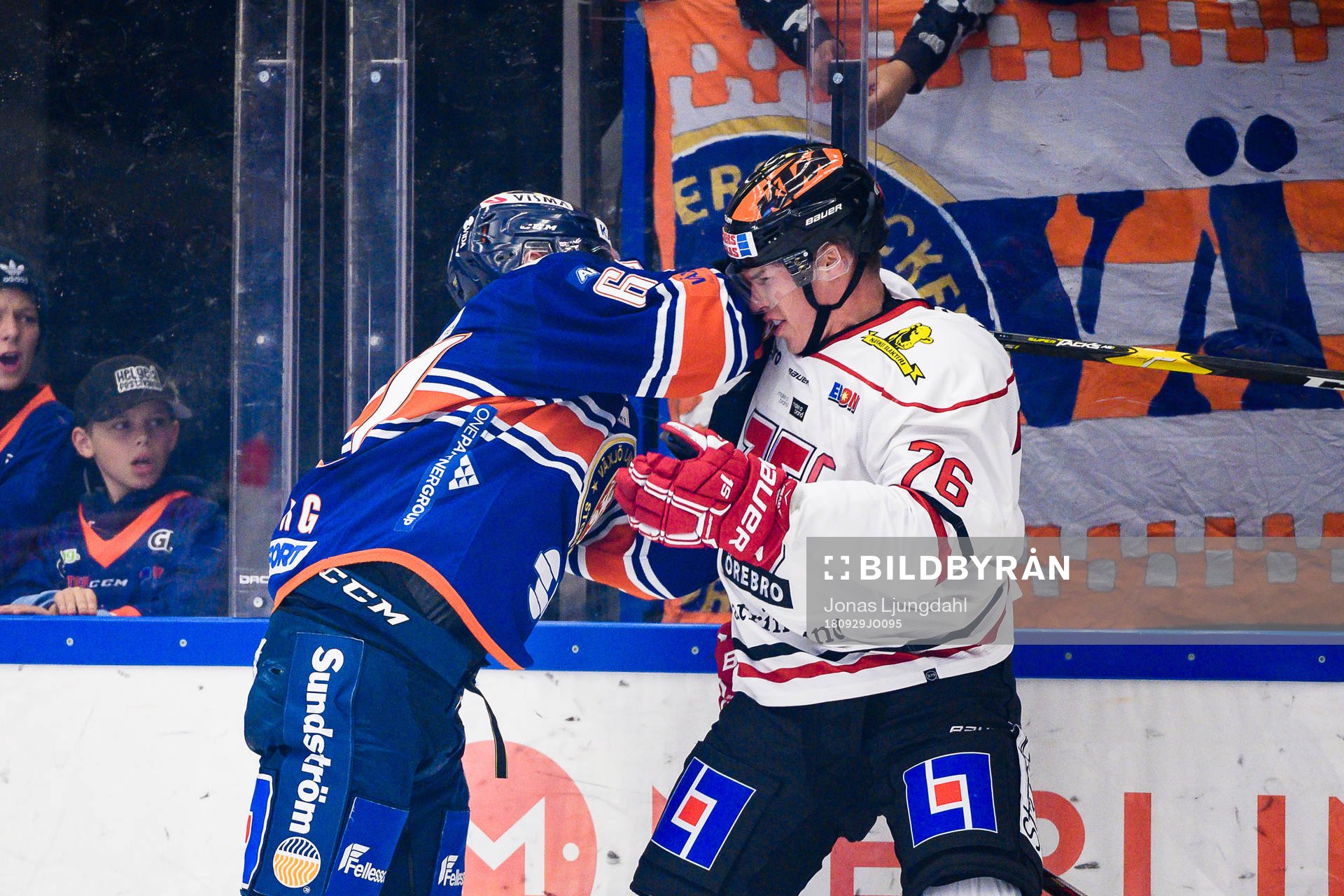 Gruff mellan Växjös Linus Fröberg och Örebros Jere