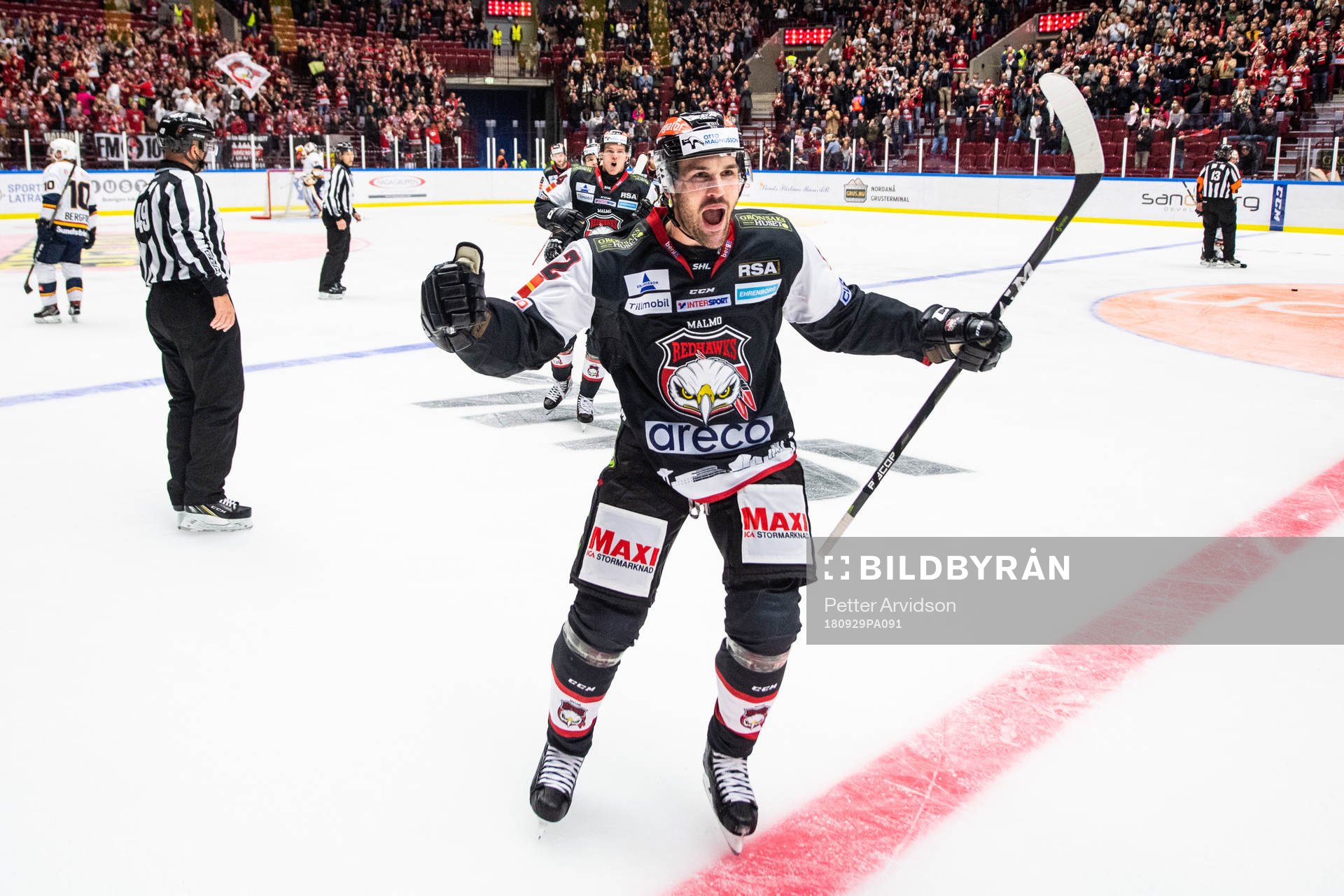 Malmö Redhawks Niklas Arell jublar