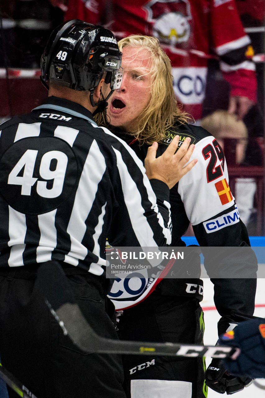 Malmö Redhawks Marcus Sylvegård får matchstraff och
