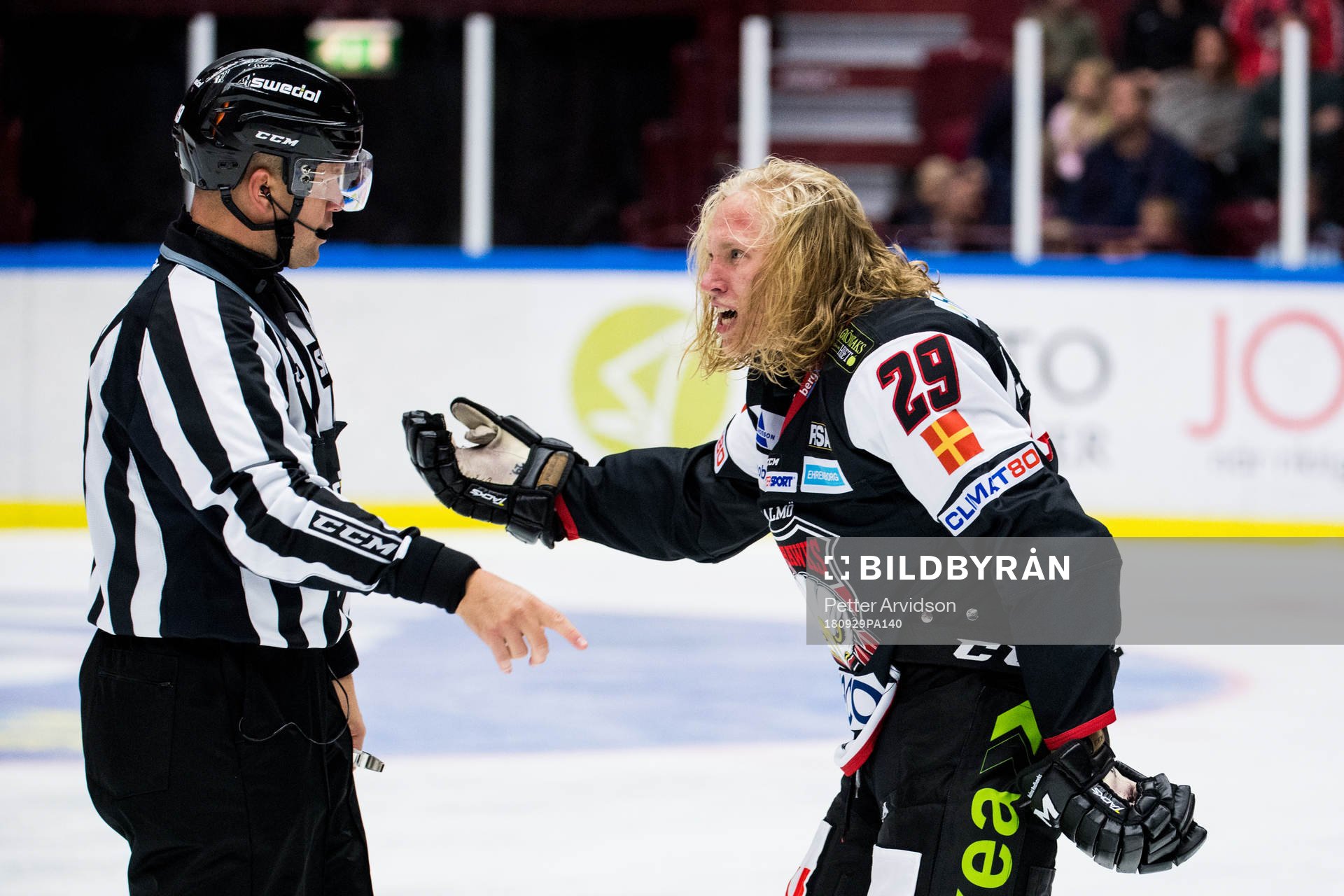 Domare Ludvig Lundgren och Malmö Redhawks Marcus