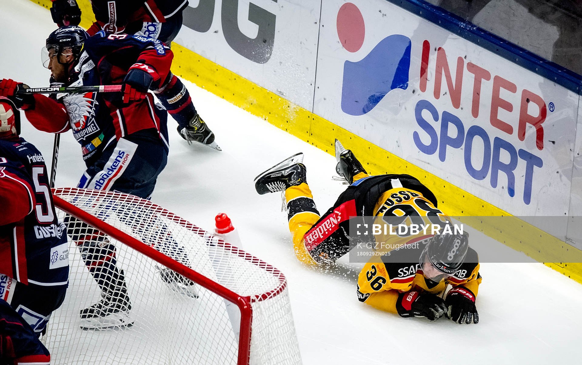 Luleås Emil Larsson kryper