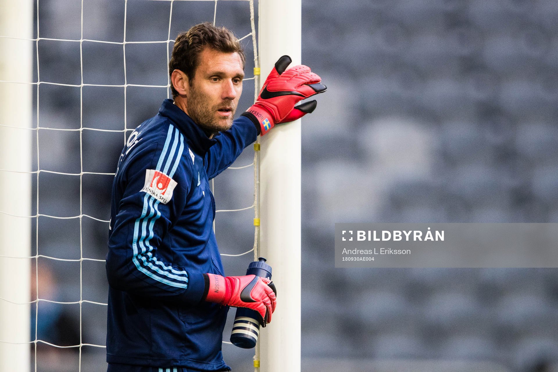 Djurgårdens målvakt Andreas Isaksson under uppvärmningen inför fotbollsmatchen i Allsvenskan mellan Djurgården och Östersund den 30 september 2018 i Stockholm.