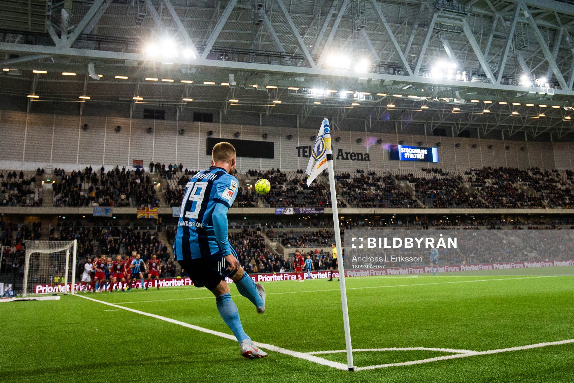 Djurgårdens Nicklas Bärkroth med en hörna