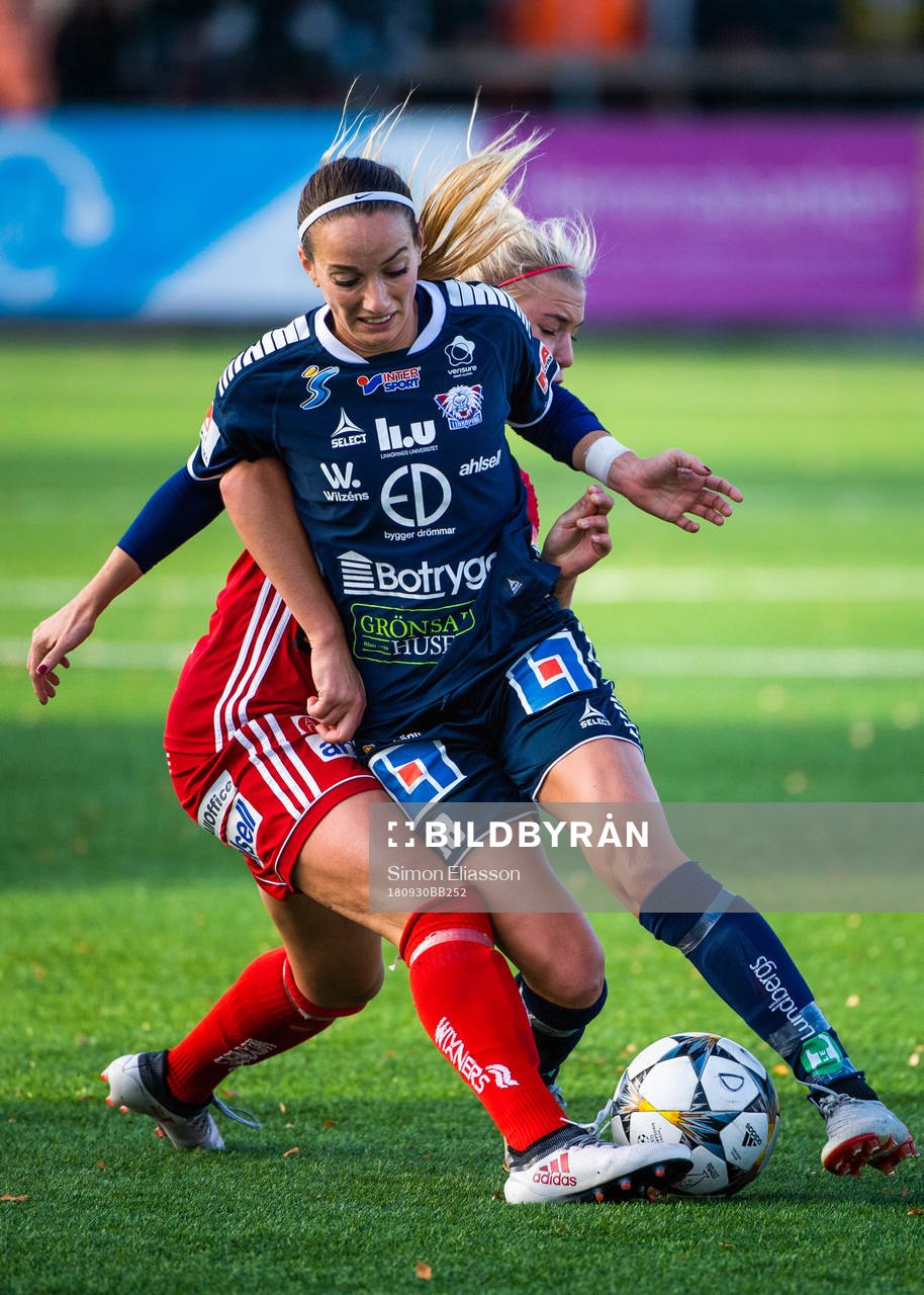 Linköpings Kosovare Asllani och Piteås Ellen Löfqvist