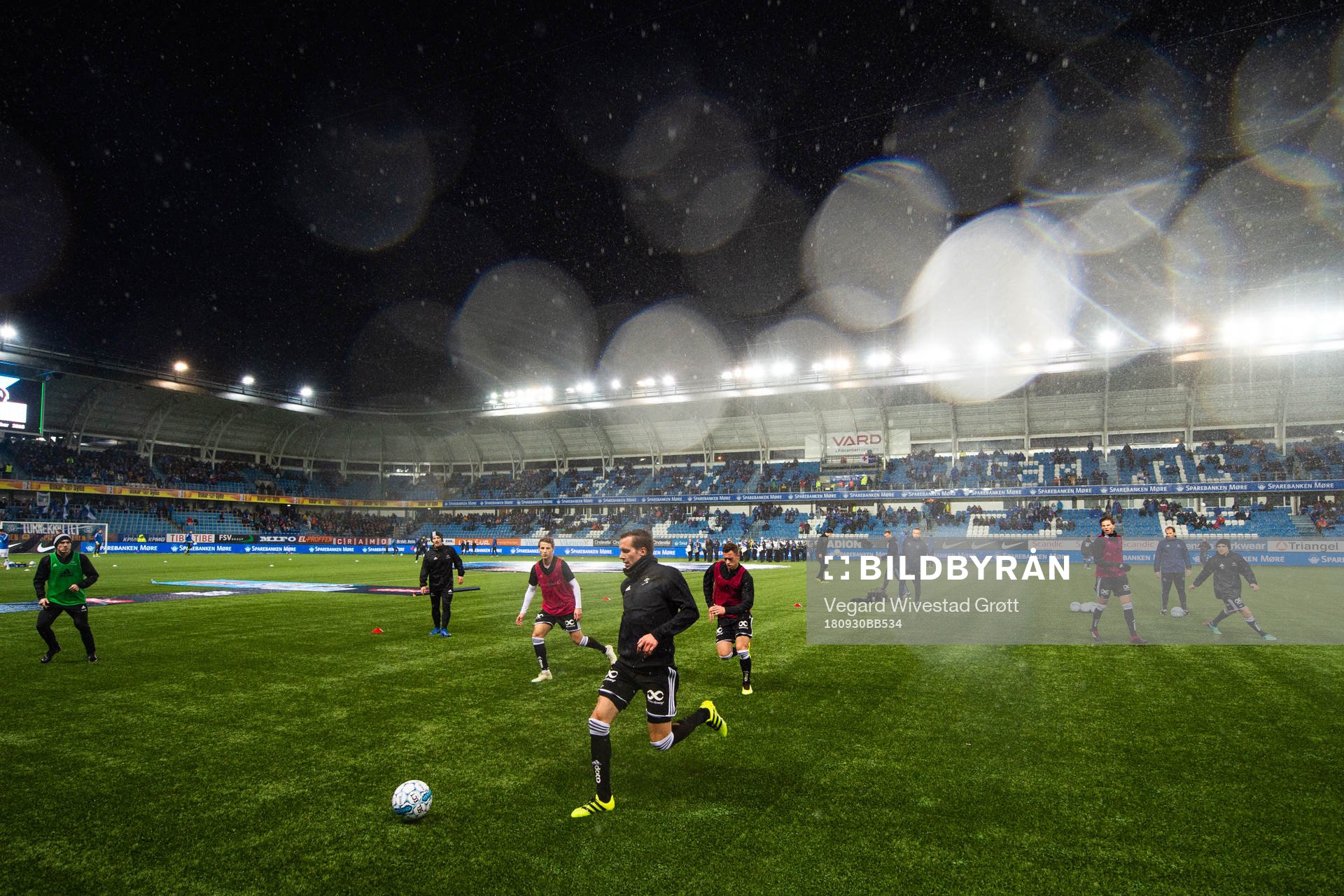 Anders Konradsen of Rosenborg warms up pre the Eliteserien