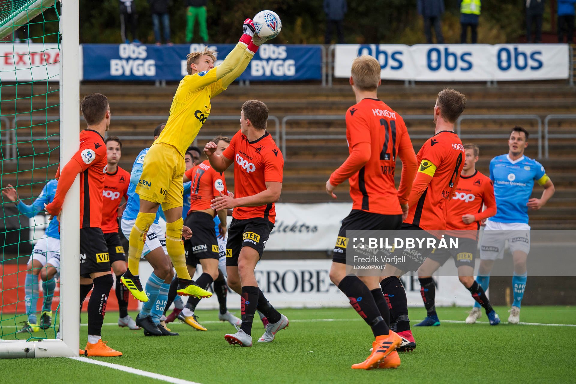 Goalkeeper Borger Thomas of Åsane